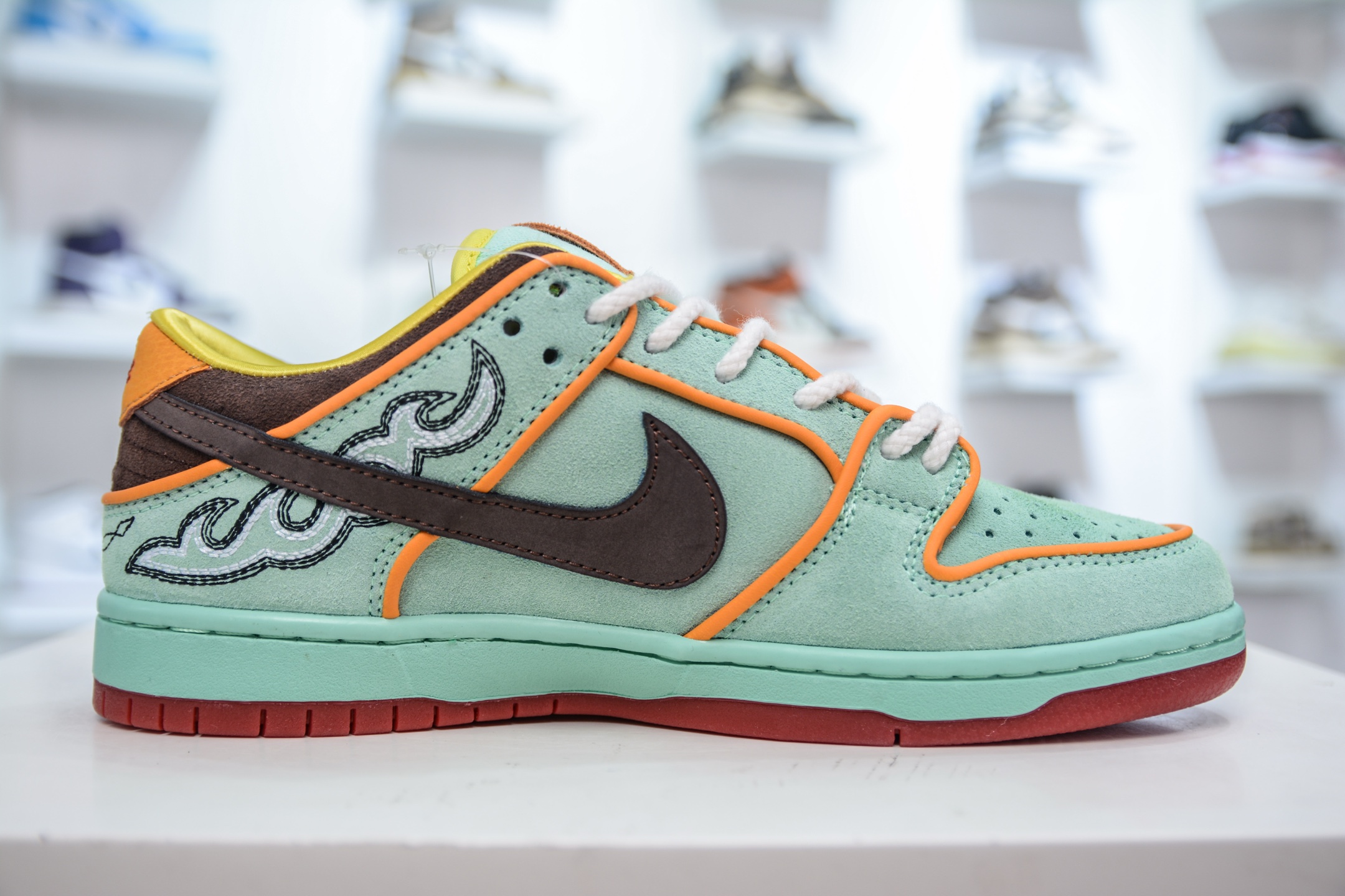 Nike SB Dunk Low Rodeo Tourmaline