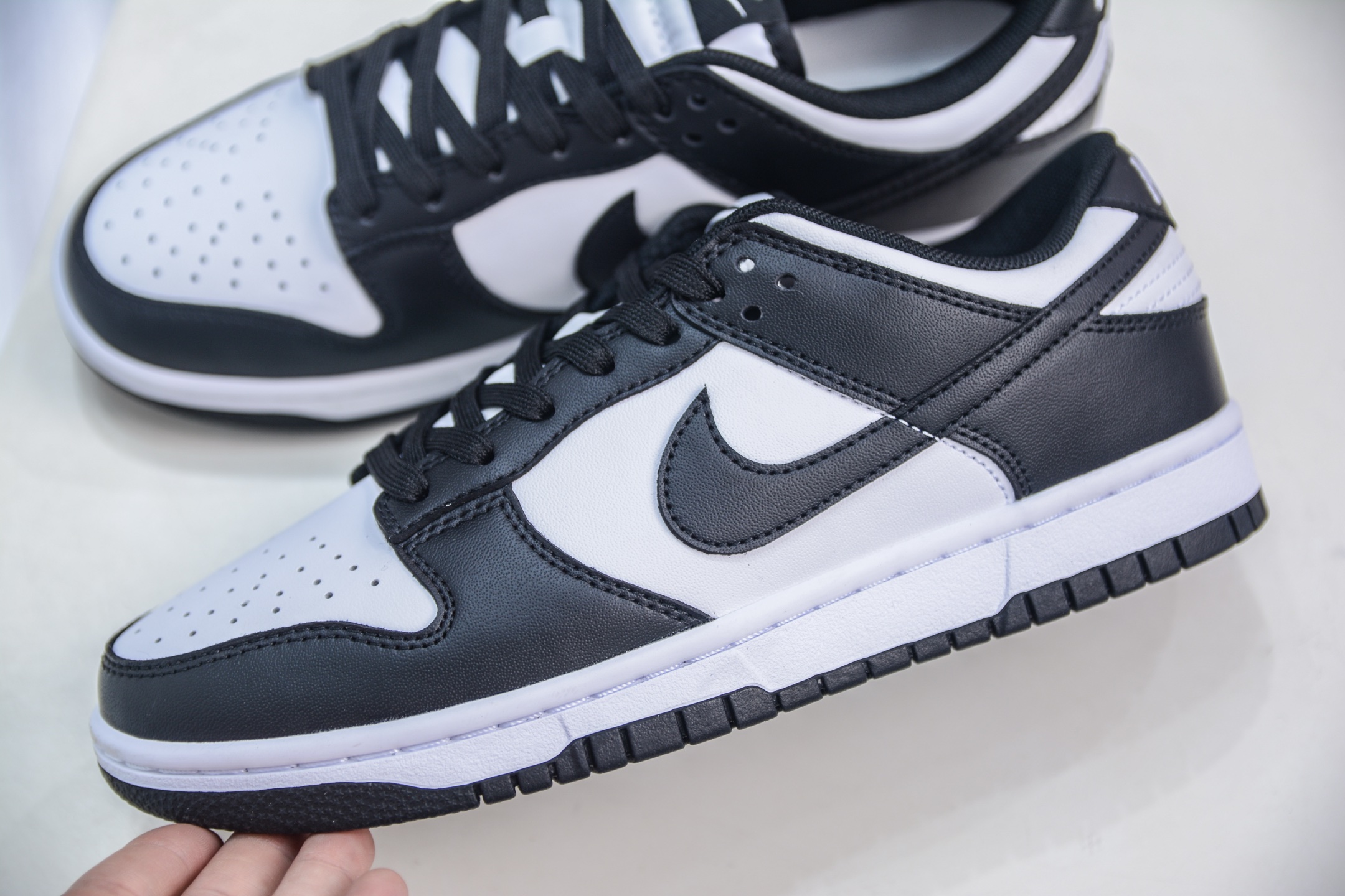 Nike Dunk Low Retro White Black