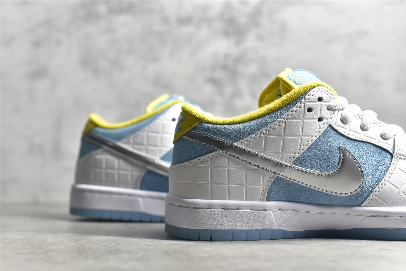 Nike SB Dunk Low FTC Lagoon Pulse