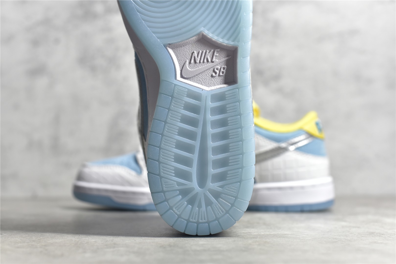 Nike SB Dunk Low FTC Lagoon Pulse