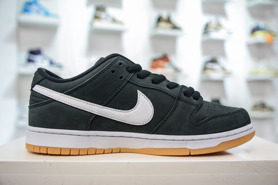 Nike SB Dunk Low Pro Black Gum