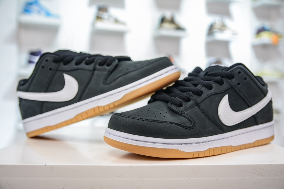 Nike SB Dunk Low Pro Black Gum