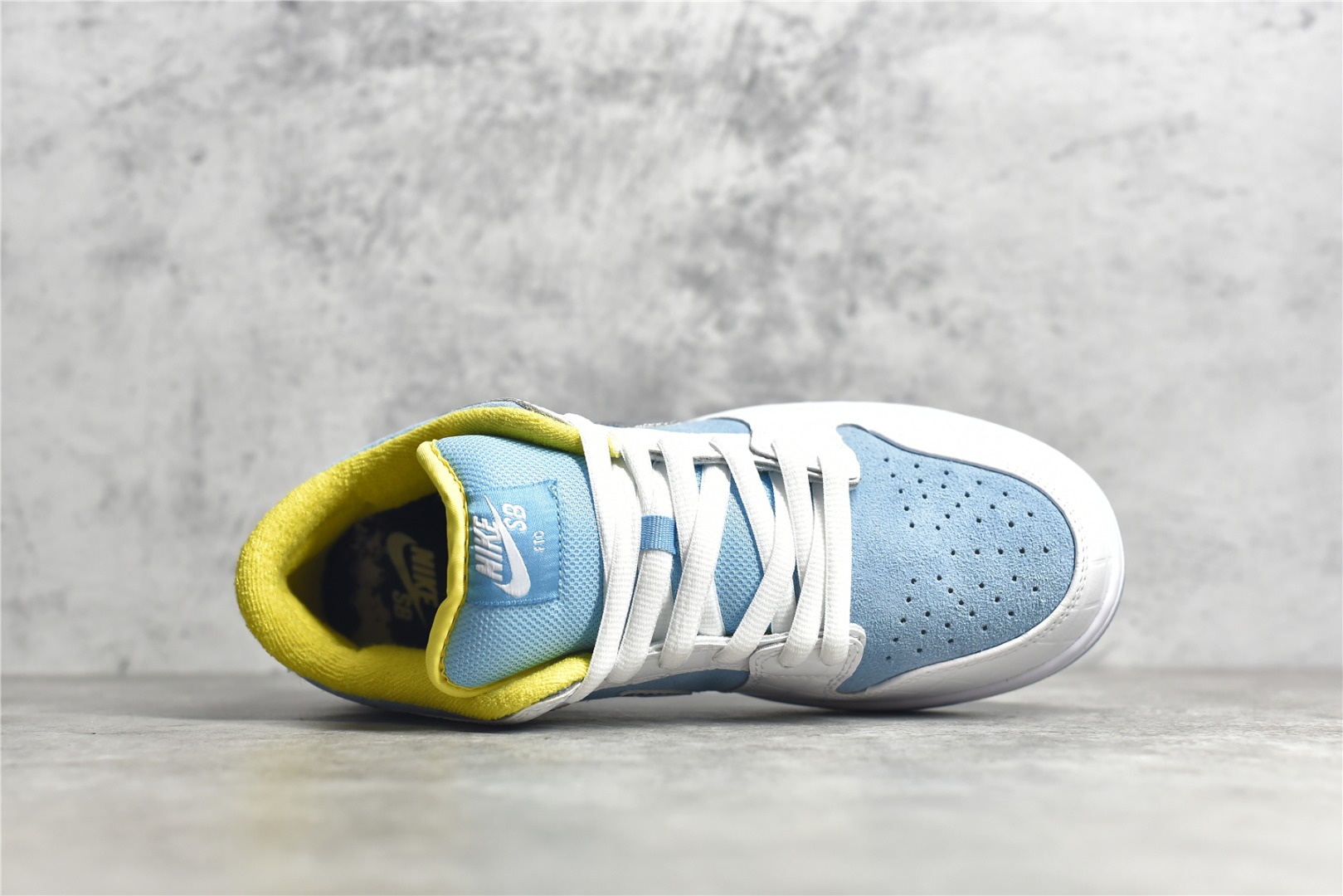 Nike SB Dunk Low FTC Lagoon Pulse