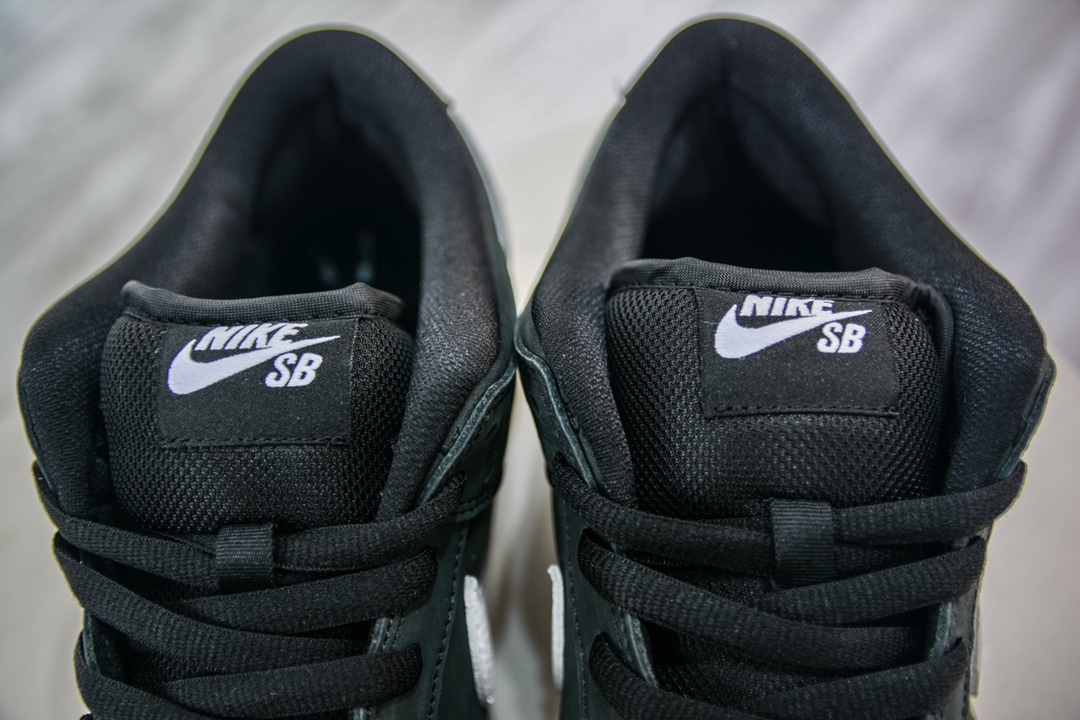 Nike SB Dunk Low Pro Black Gum