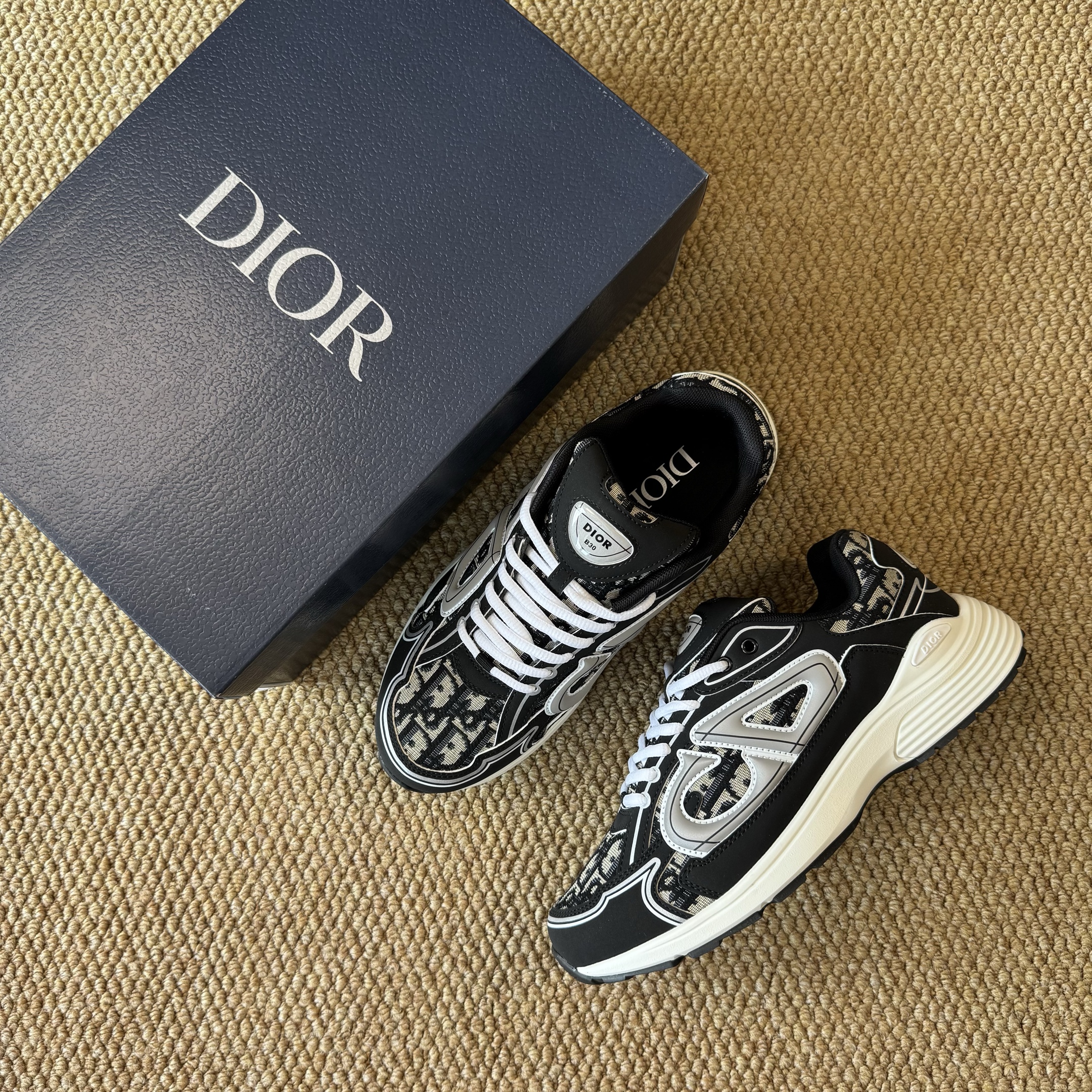 DIOR B30