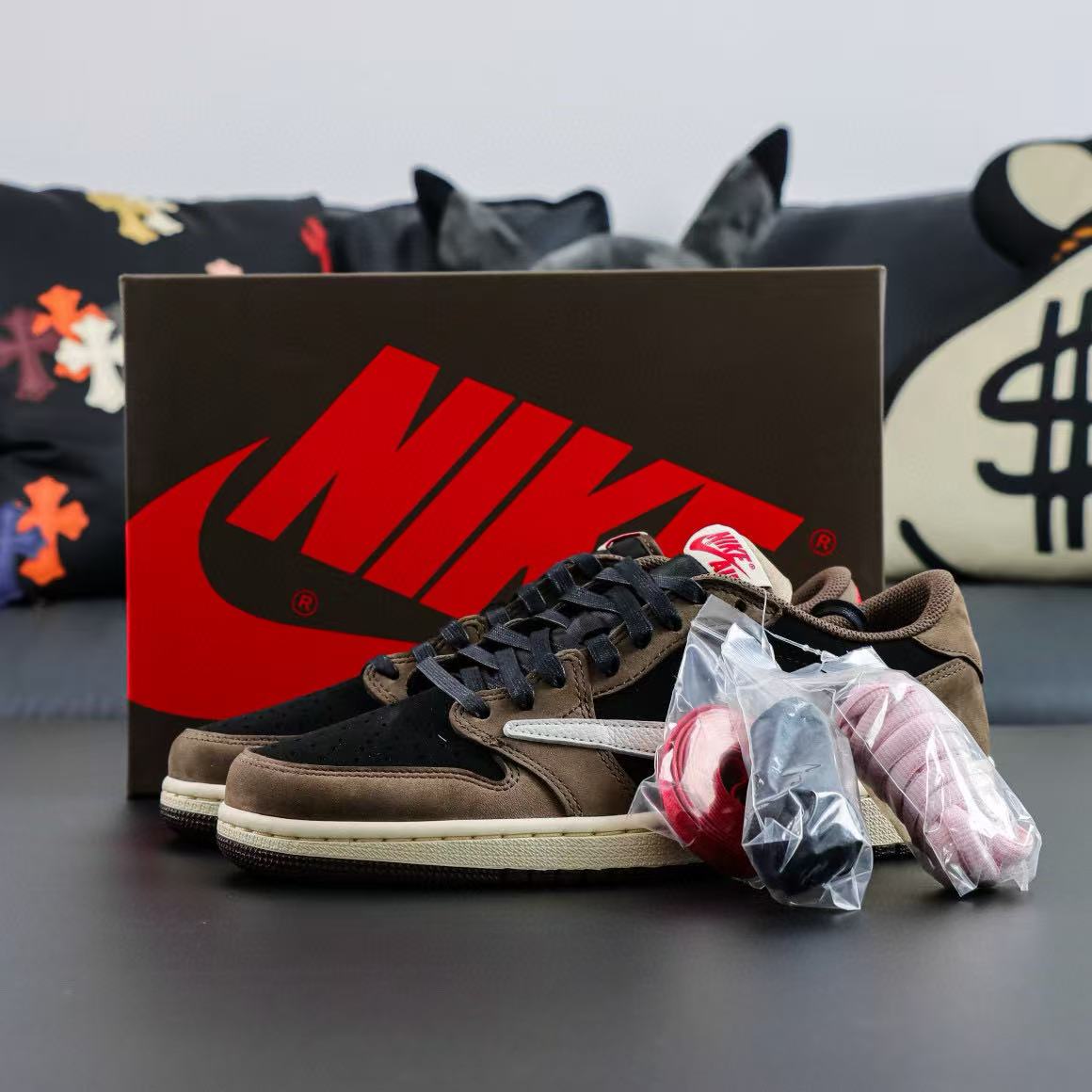 Travis Scott x Jordan Air Jordan 1 Low OG