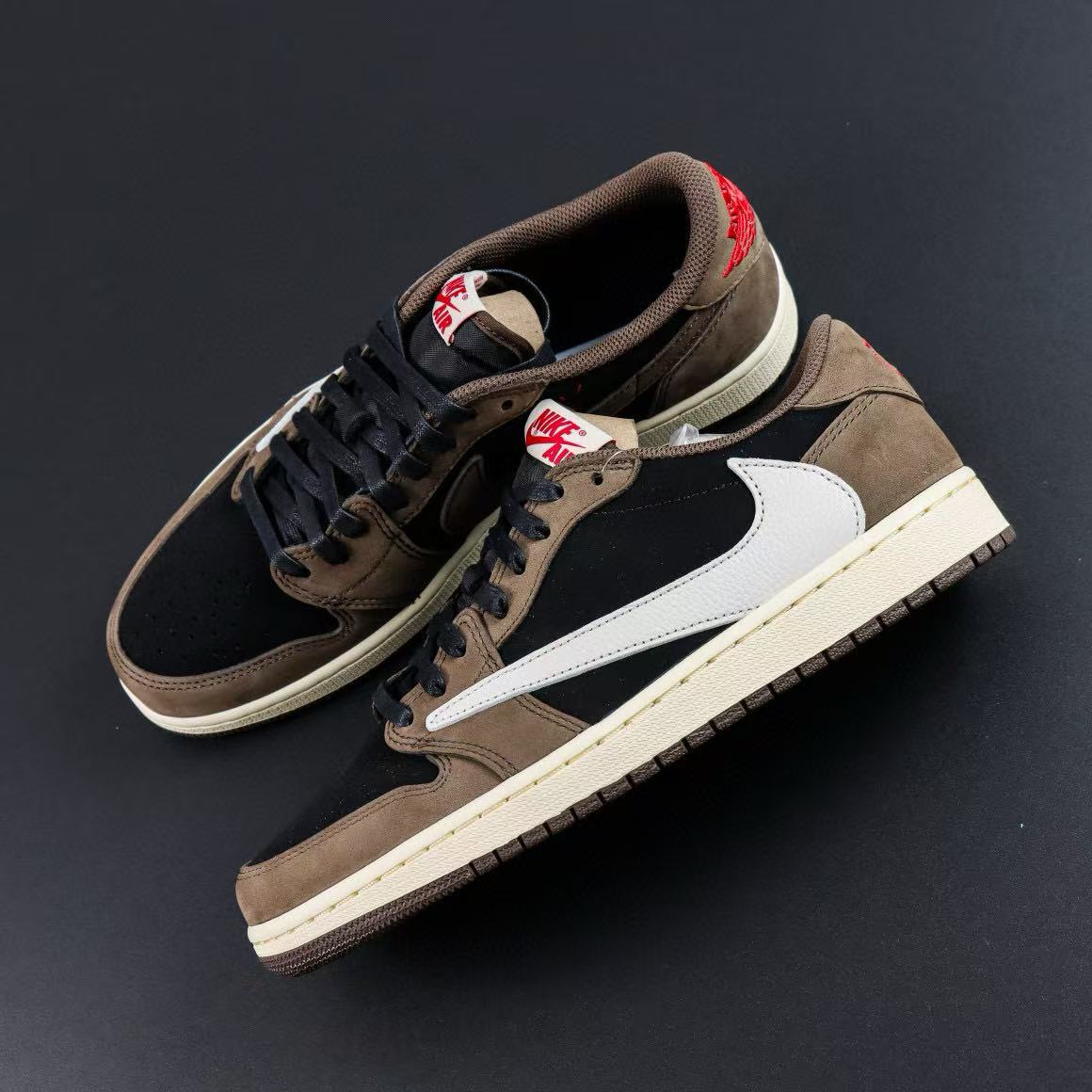 Travis Scott x Jordan Air Jordan 1 Low OG