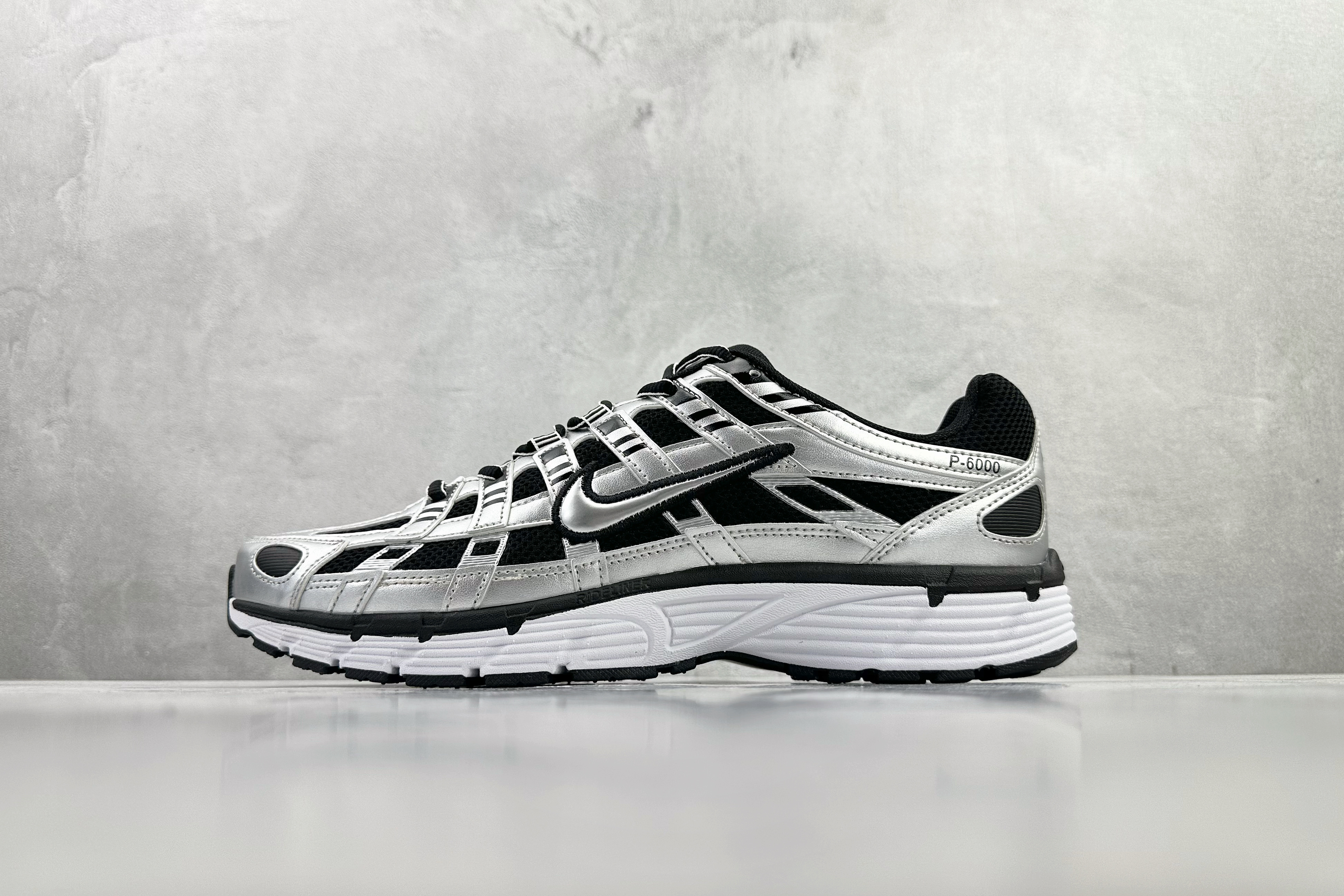 NIKE P-6000