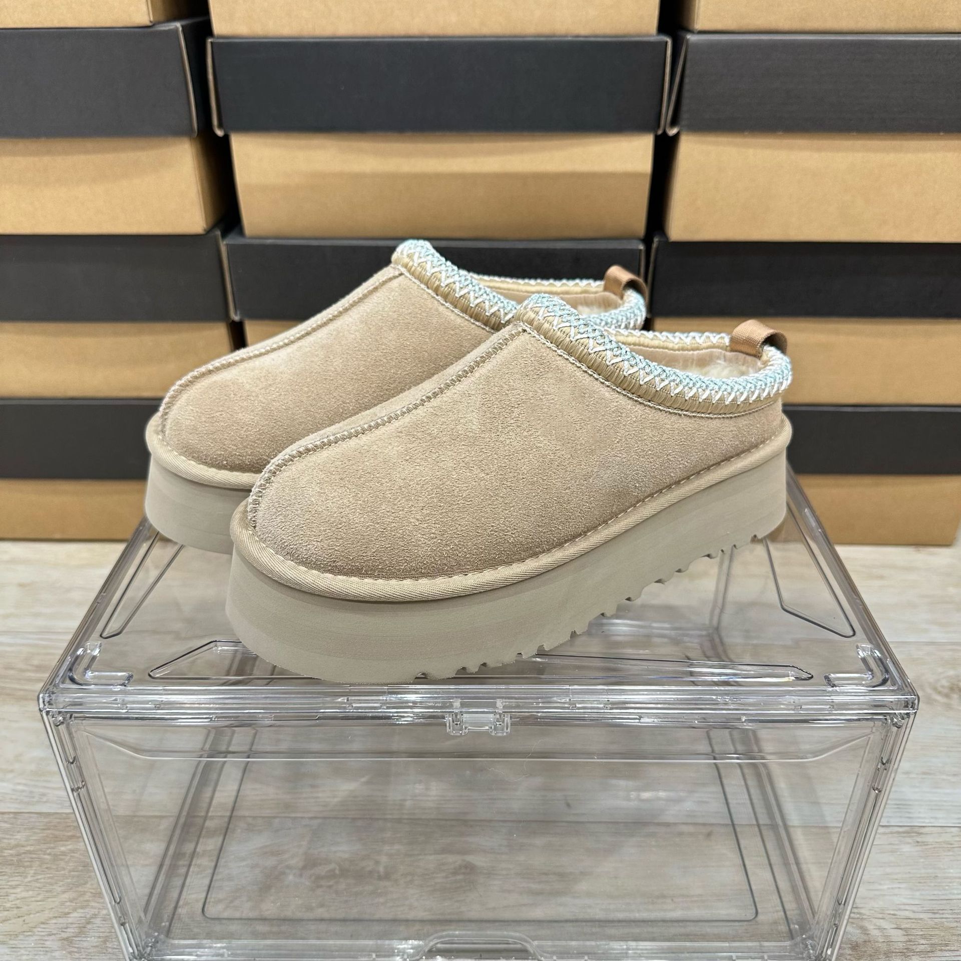 UGG Thick-Soled Ethnic Style Slippers