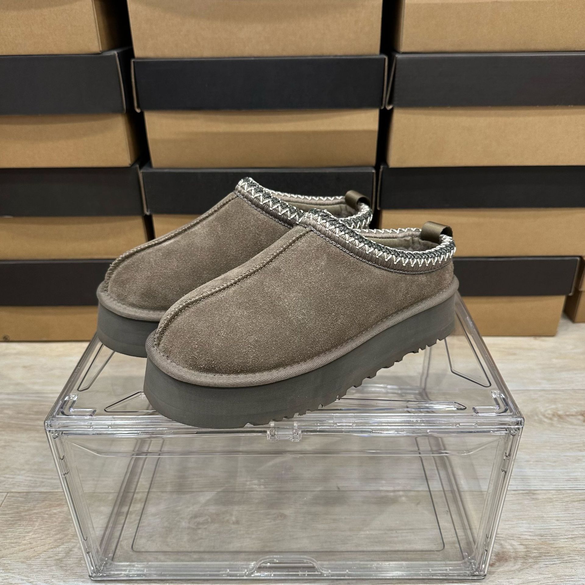 UGG Thick-Soled Ethnic Style Slippers