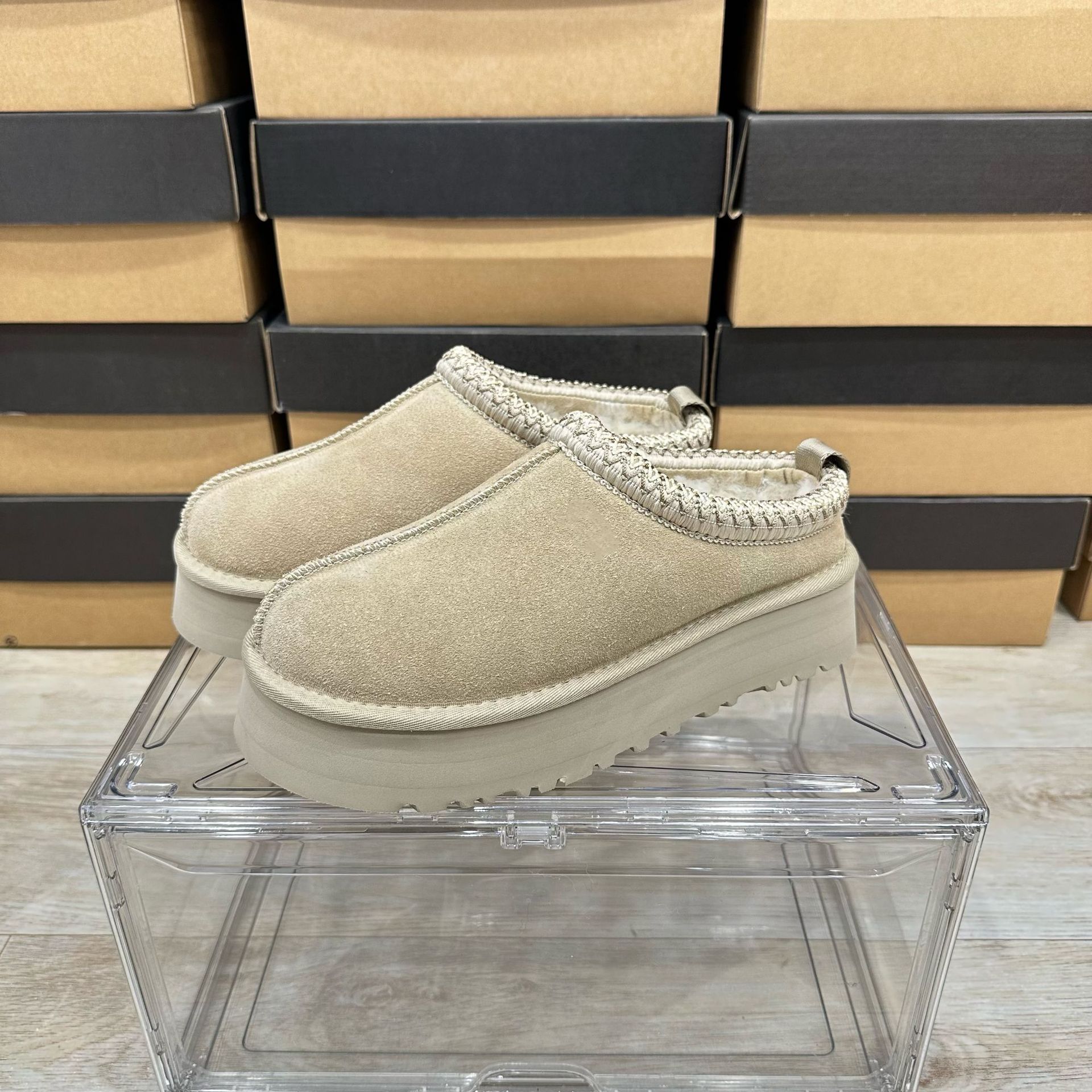 UGG Thick-Soled Ethnic Style Slippers