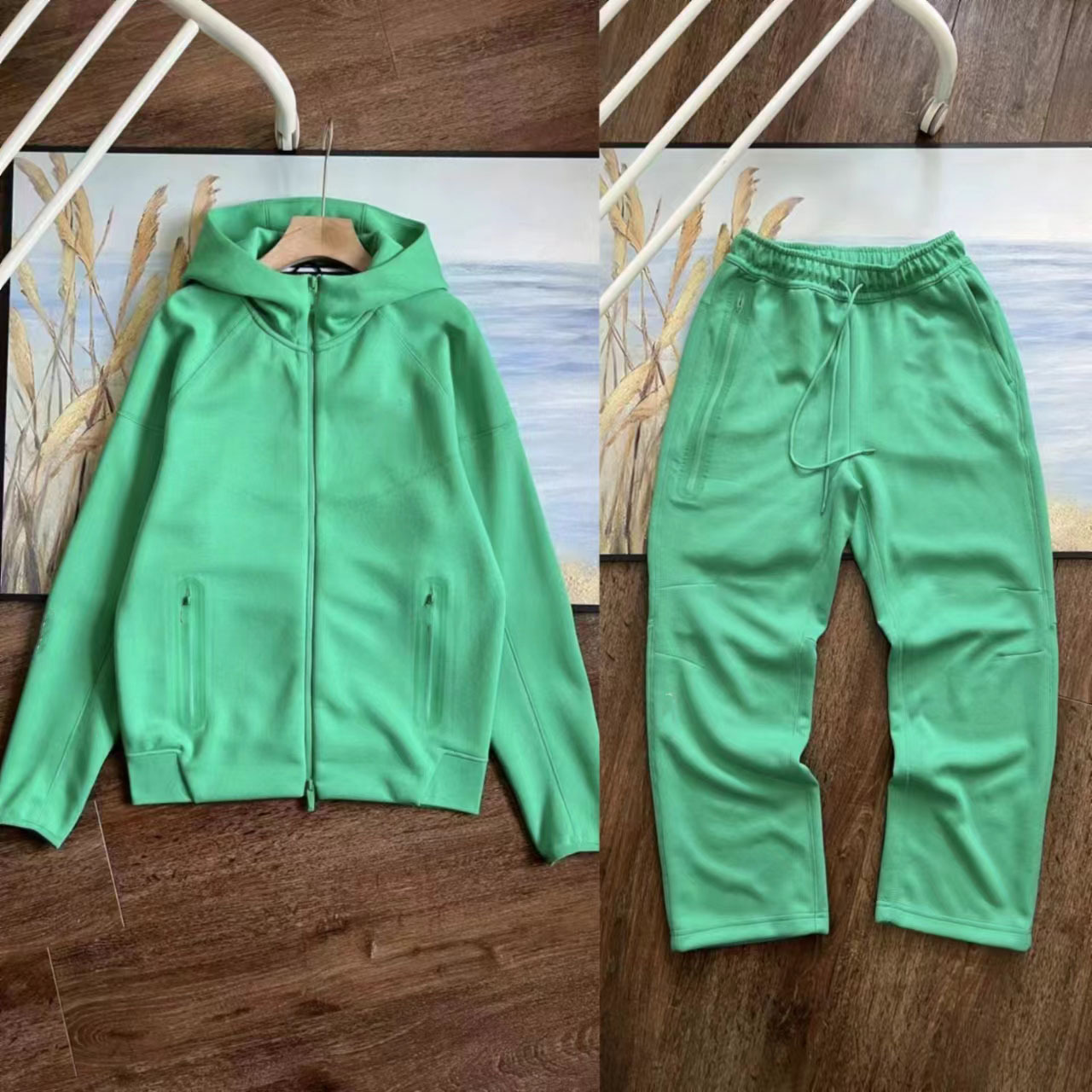 Hooded Jacket and Sweatpants Set N