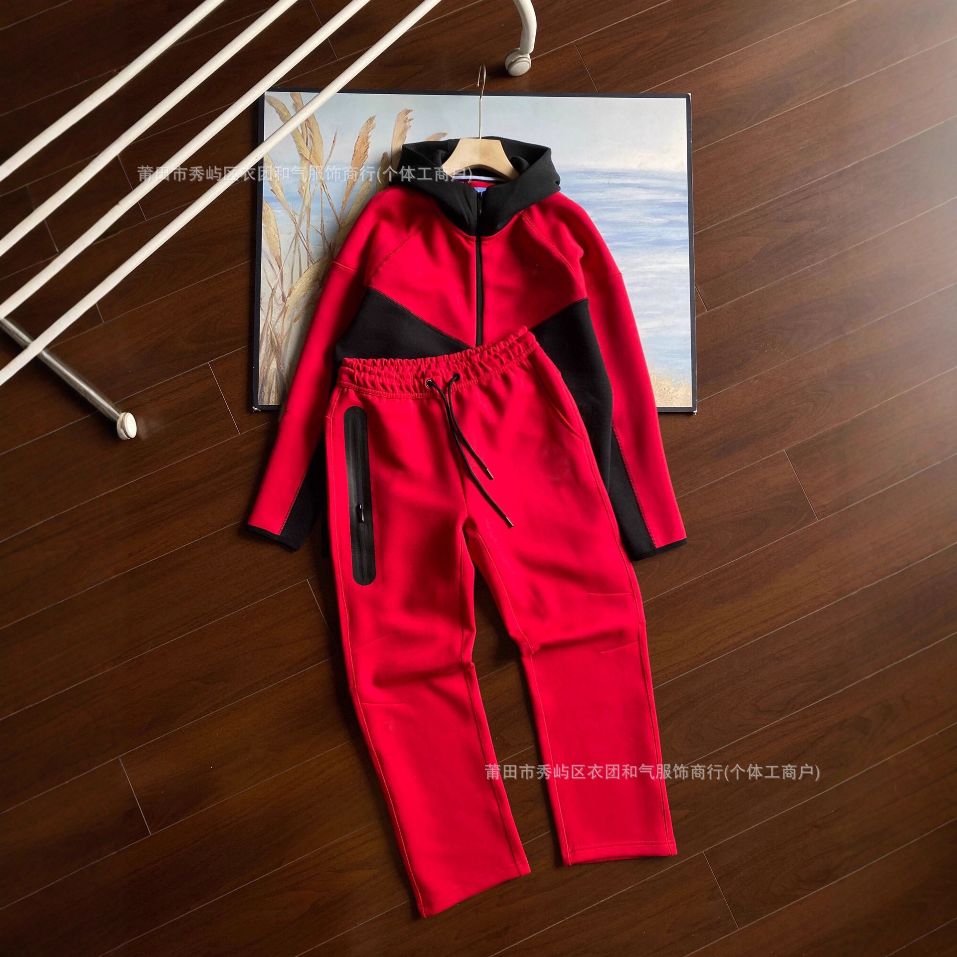 Hooded Jacket and Sweatpants Set N