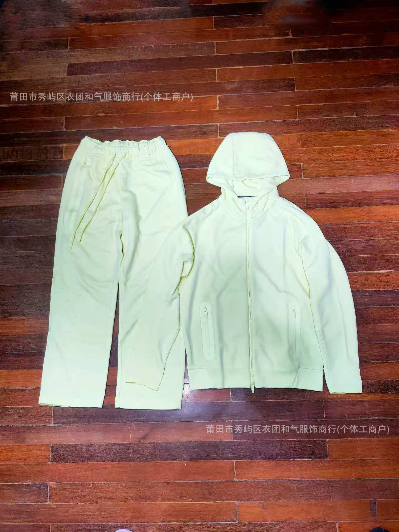 Hooded Jacket and Sweatpants Set N