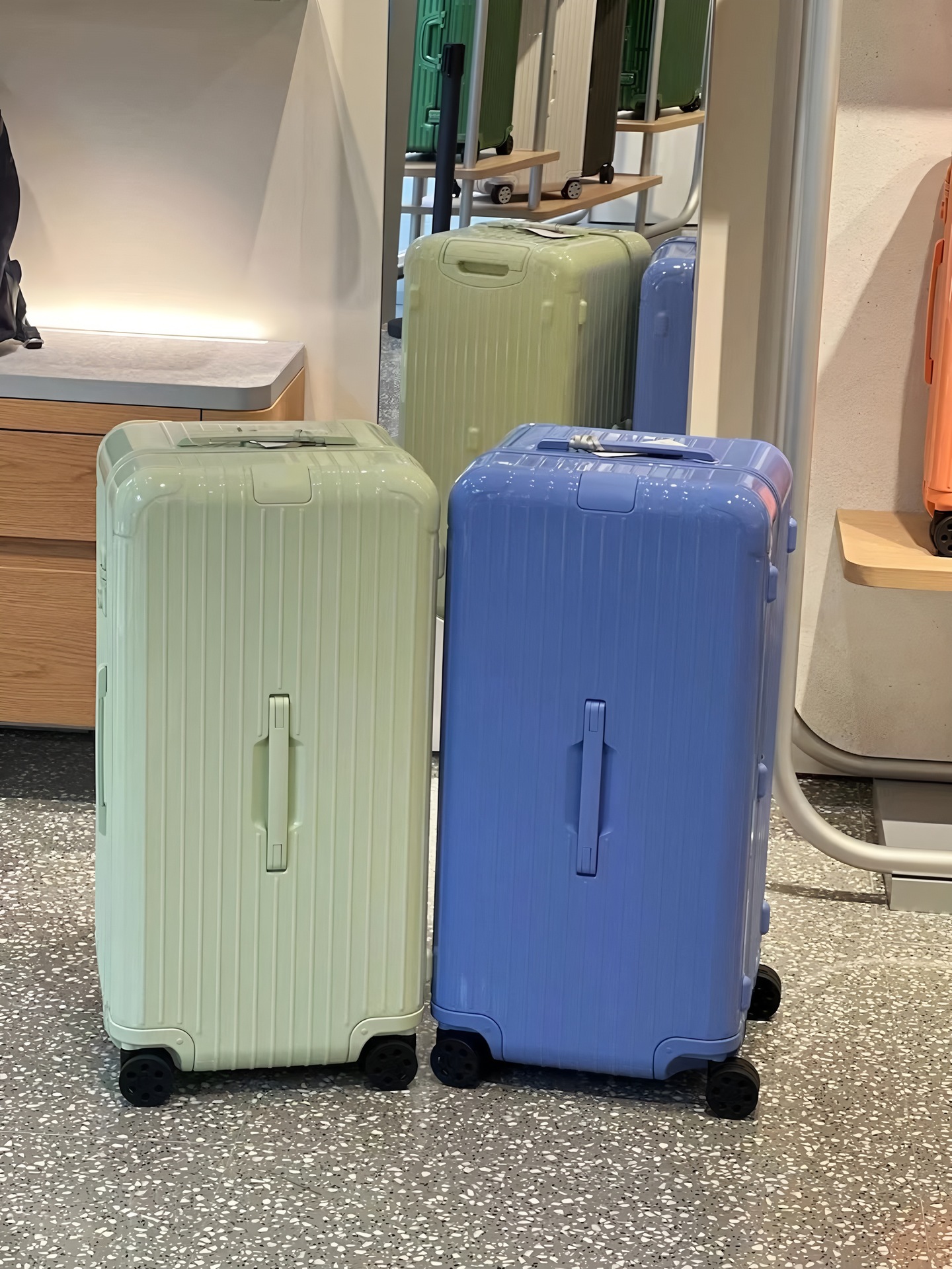 21-inch Carry-on Luggage Essential Series RIM, Checked Luggage, Travel Luggage, Trunk Trolley Case