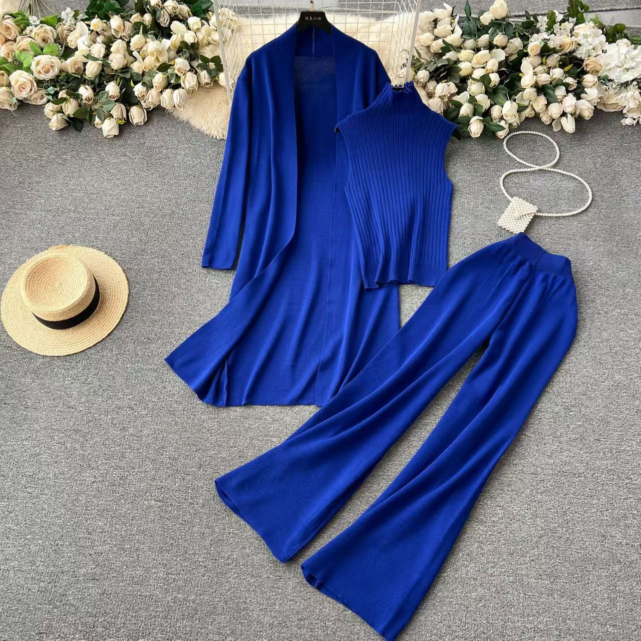 Solid color casual suit for women: shawl coat + V-neck bottoming sweater + wide-leg trousers three-piece suit blue