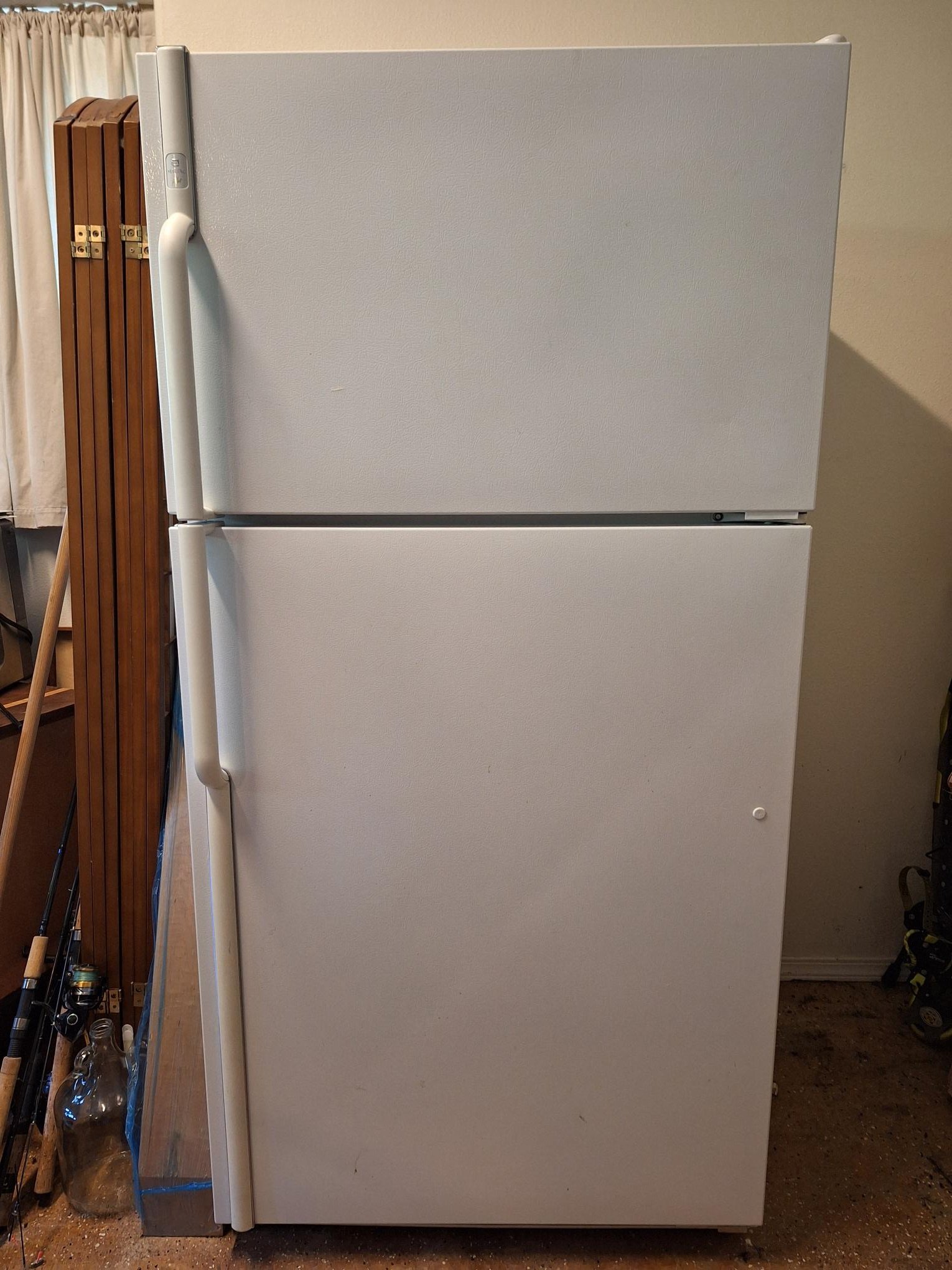 Commercial Cool 20 Cu. Ft. Top Mount Refrigerator with Freezer, 2-Door Refrigerator with Top Freezer and Adjustable Temperature Control, Ice Maker Ready, Energy Star Certified, White