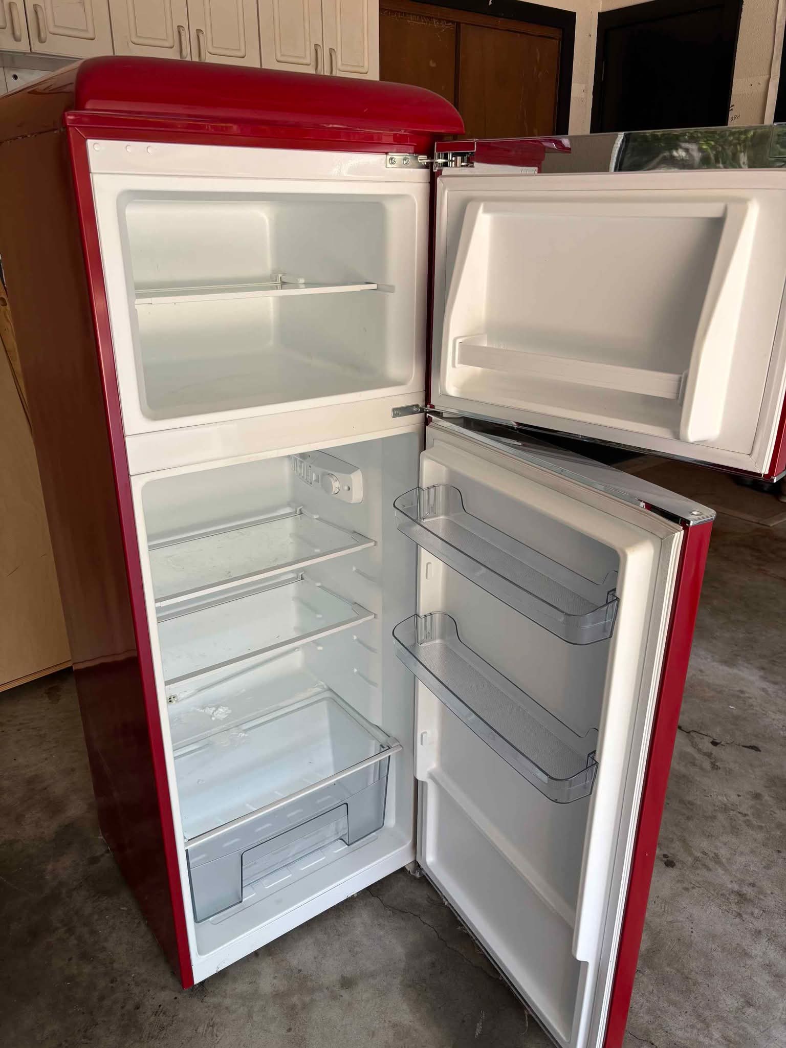Galanz GLR12TRDEFR Refrigerator, Dual Door Fridge, Adjustable Electrical Thermostat Control with Top Mount Freezer Compartment, Retro Red, 12.0 Cu Ft