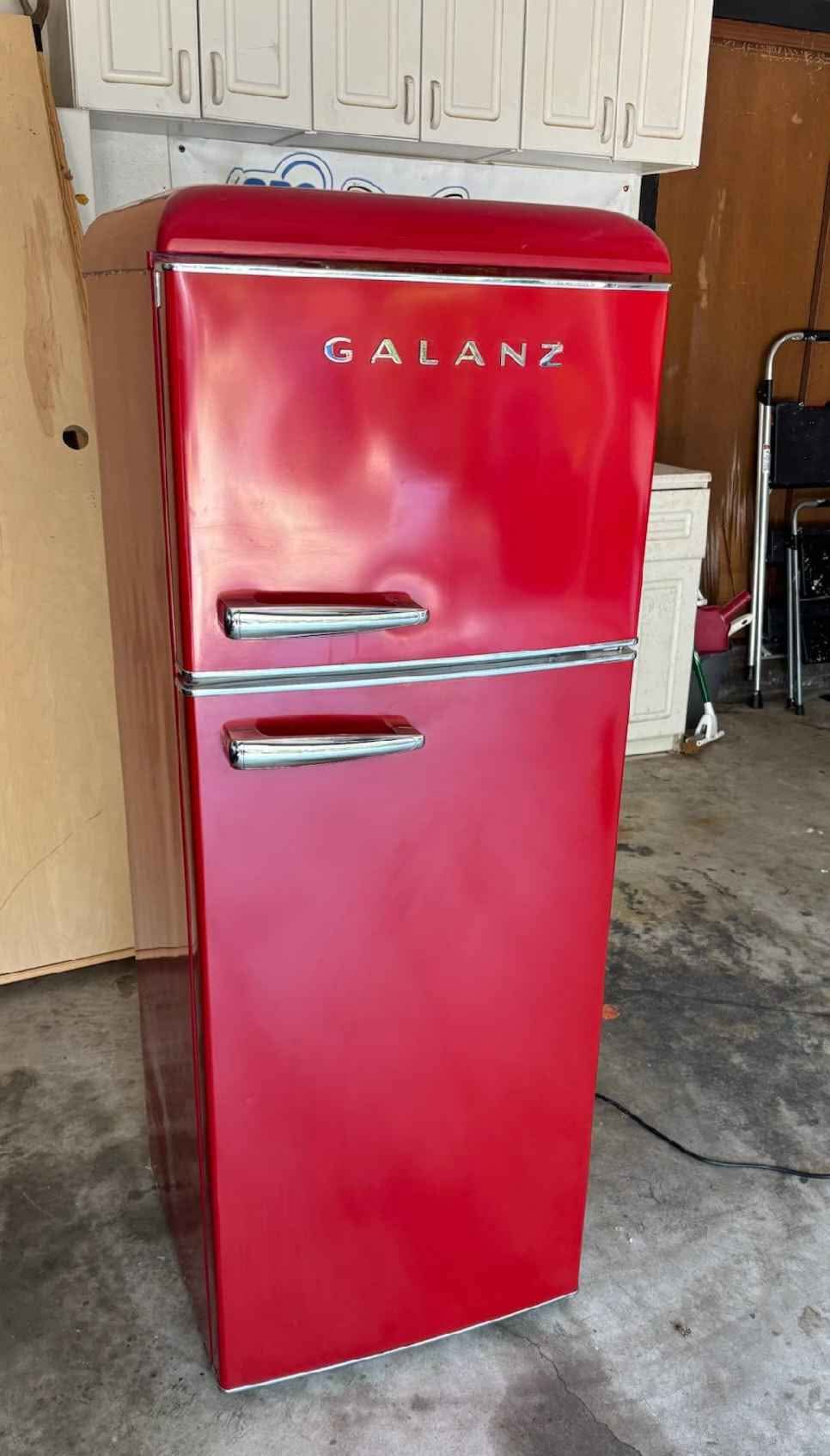 Galanz GLR12TRDEFR Refrigerator, Dual Door Fridge, Adjustable Electrical Thermostat Control with Top Mount Freezer Compartment, Retro Red, 12.0 Cu Ft