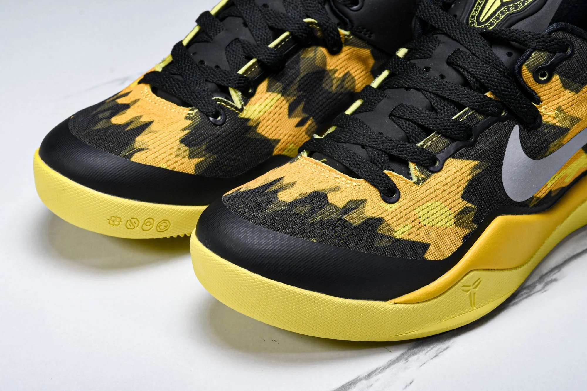Kobe 8 XDR 'Black Yellow'