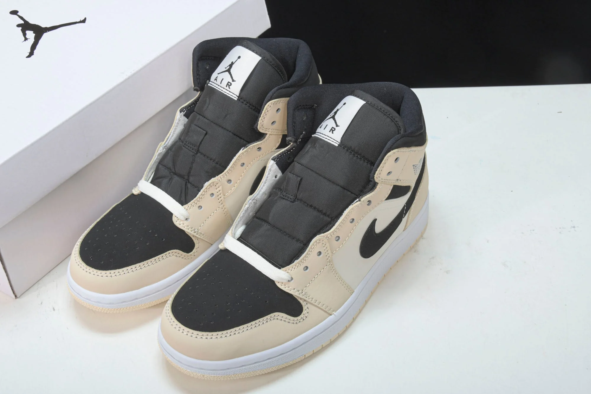 AJ1 Mid 'Barely Orange'