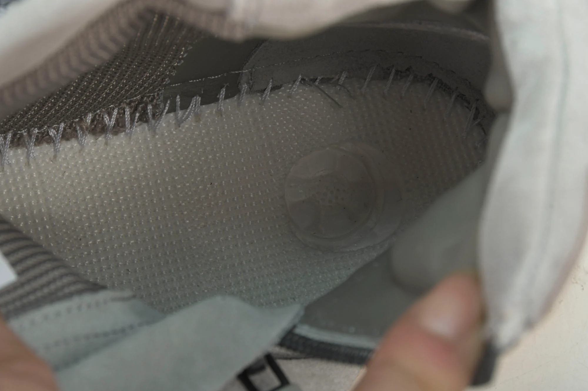 Yzy Boost 750 OG Carbon