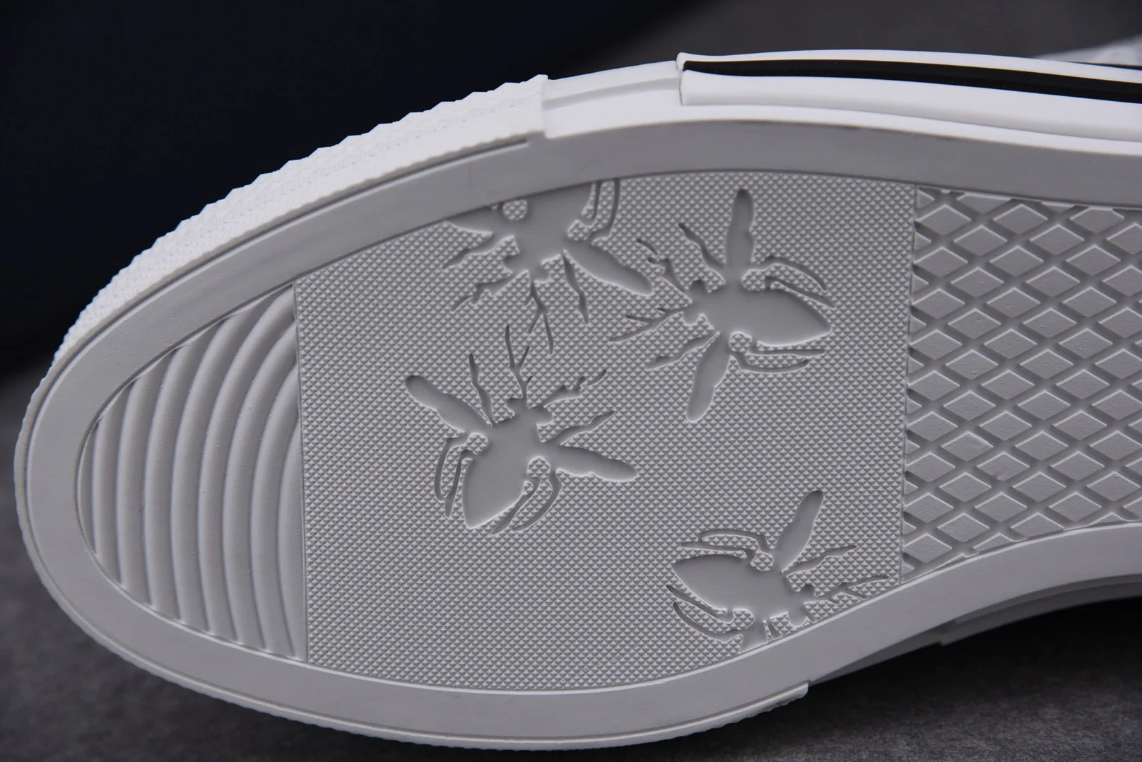 D1or B23 High 'Oblique White'