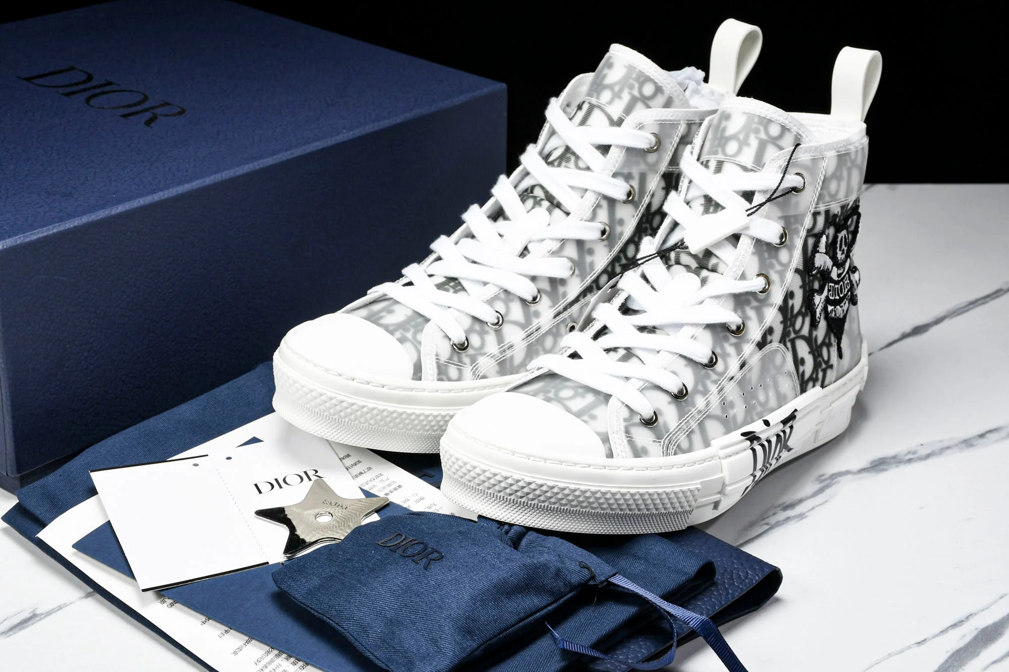 D1or B23 High x Shawn Stussy 'Bee Embroidery Patch'