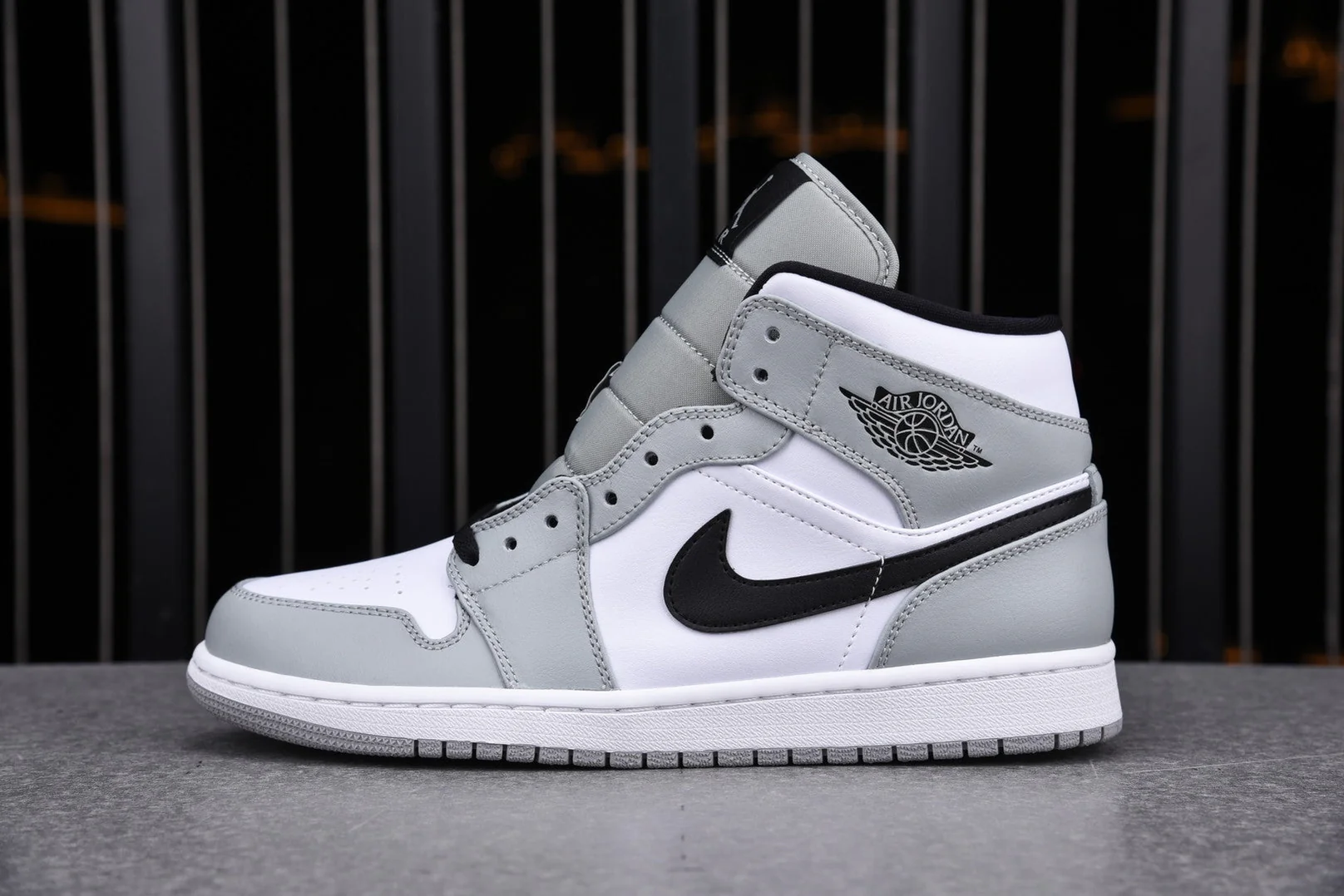 AJ1 Mid 'Smoke Grey'