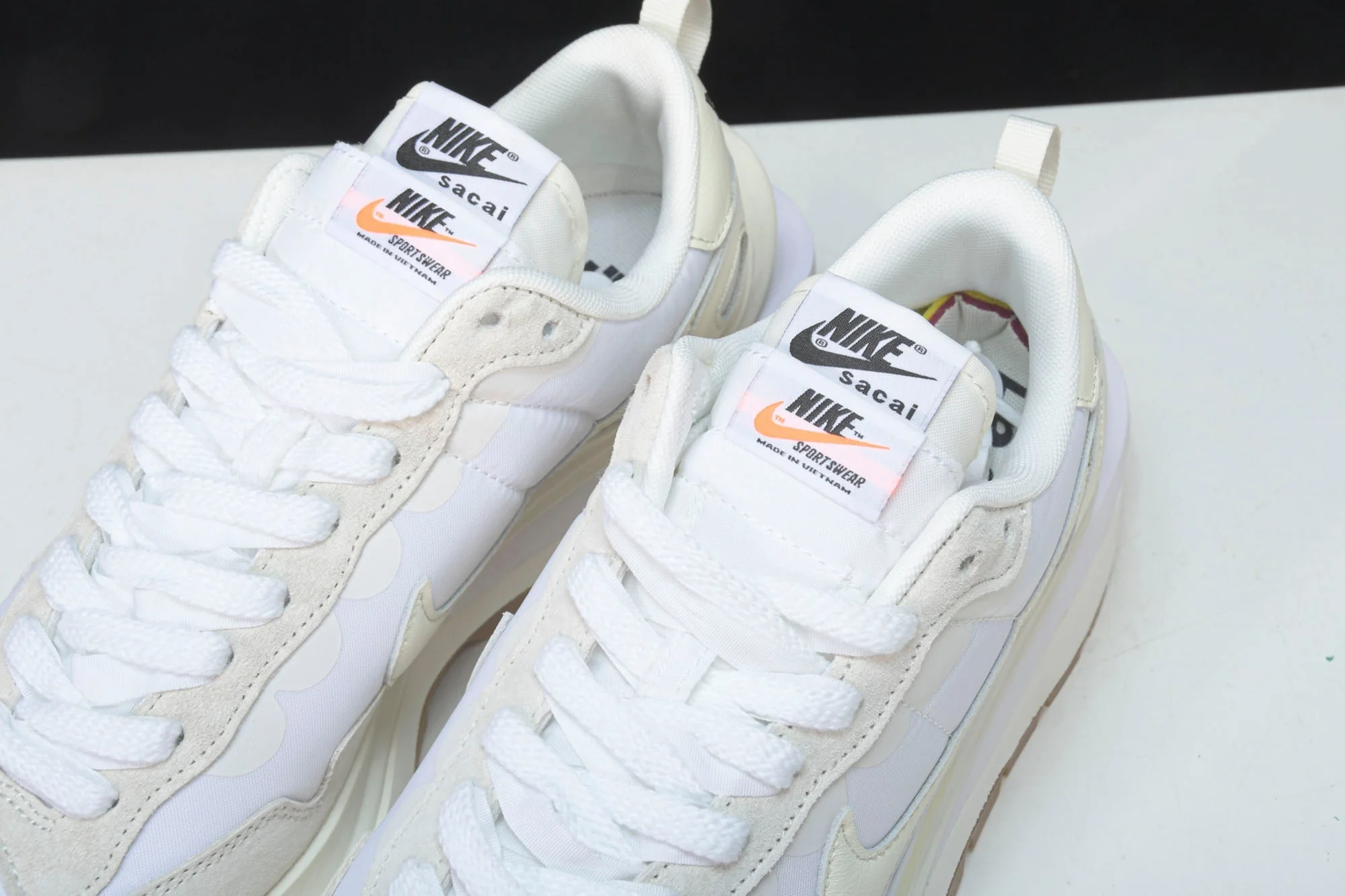 Sacai VaporWaffle 'Sail Gum'