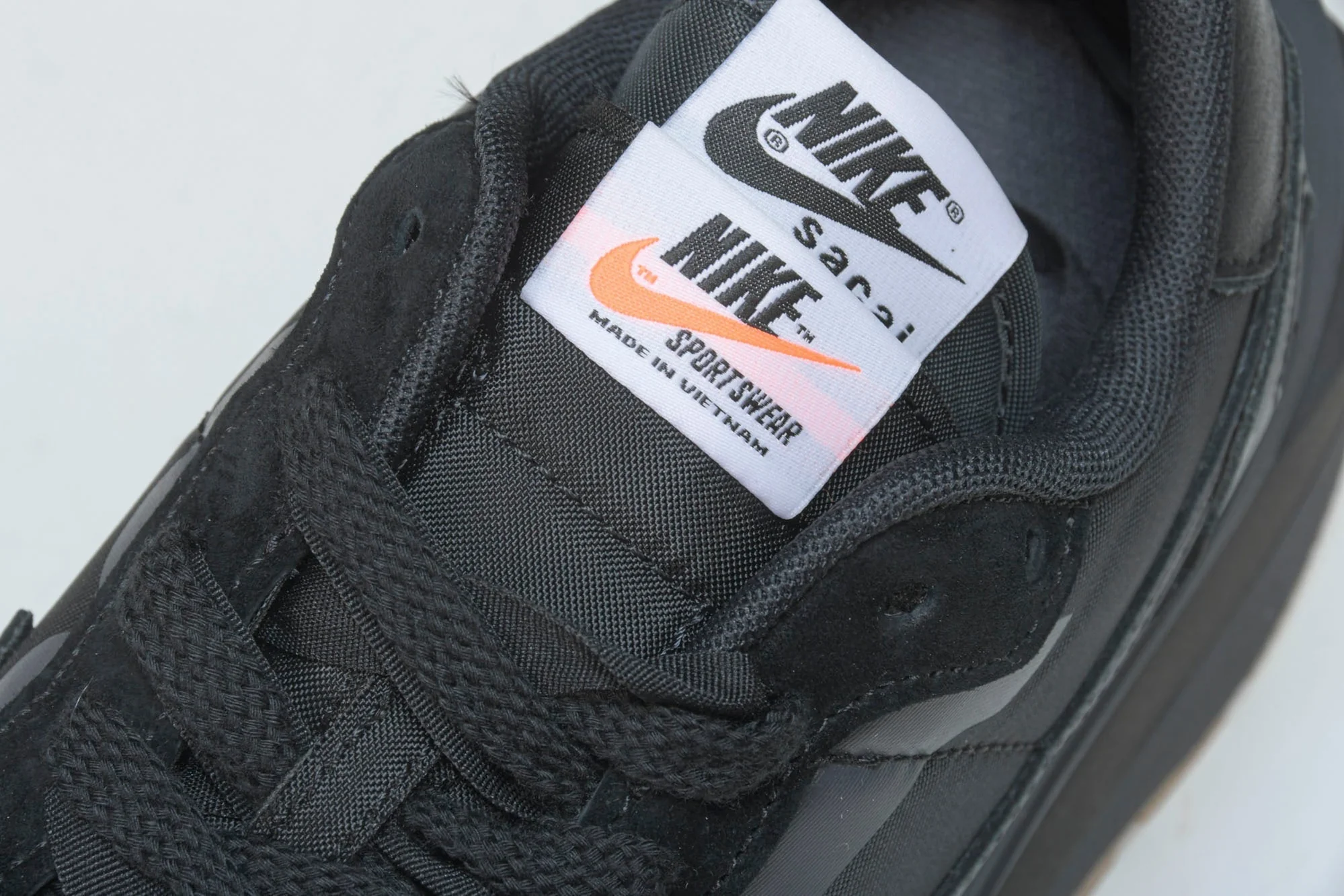 Sacai VaporWaffle 'Black Gum'