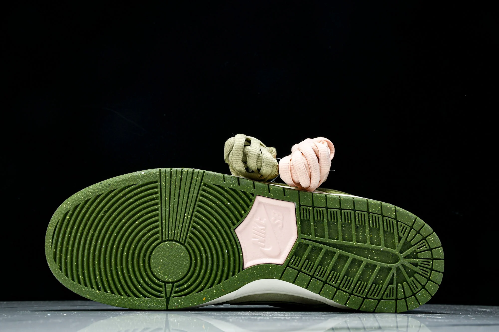 SB Dnk Low x Yuto Horigome 'Asparagus Matcha'