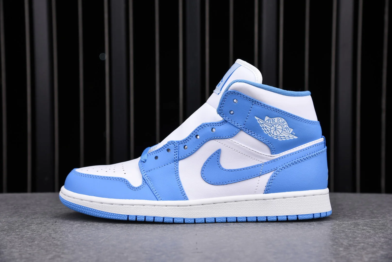 AJ1 Mid 'UNC'