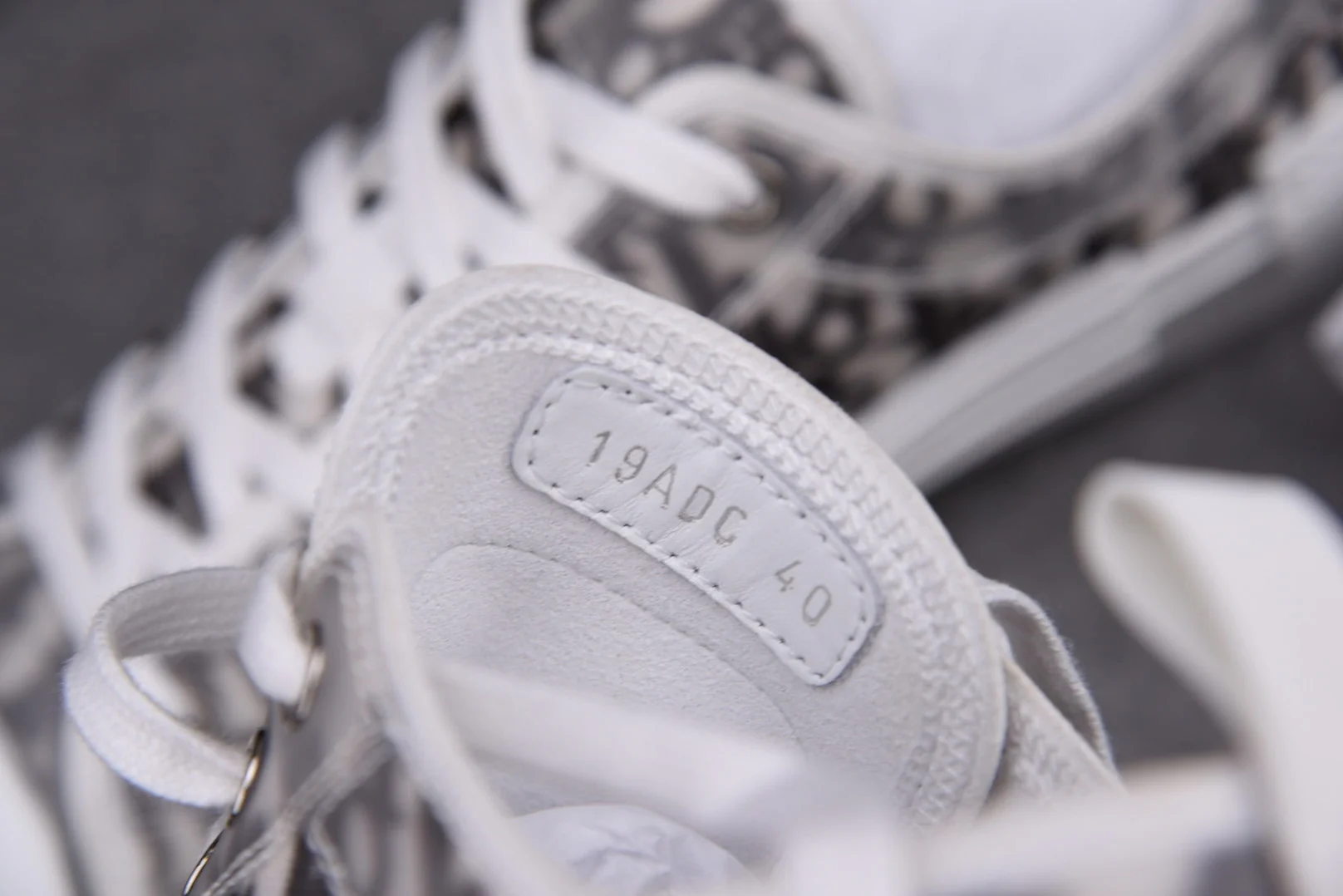 D1or B23 Low 'Oblique'