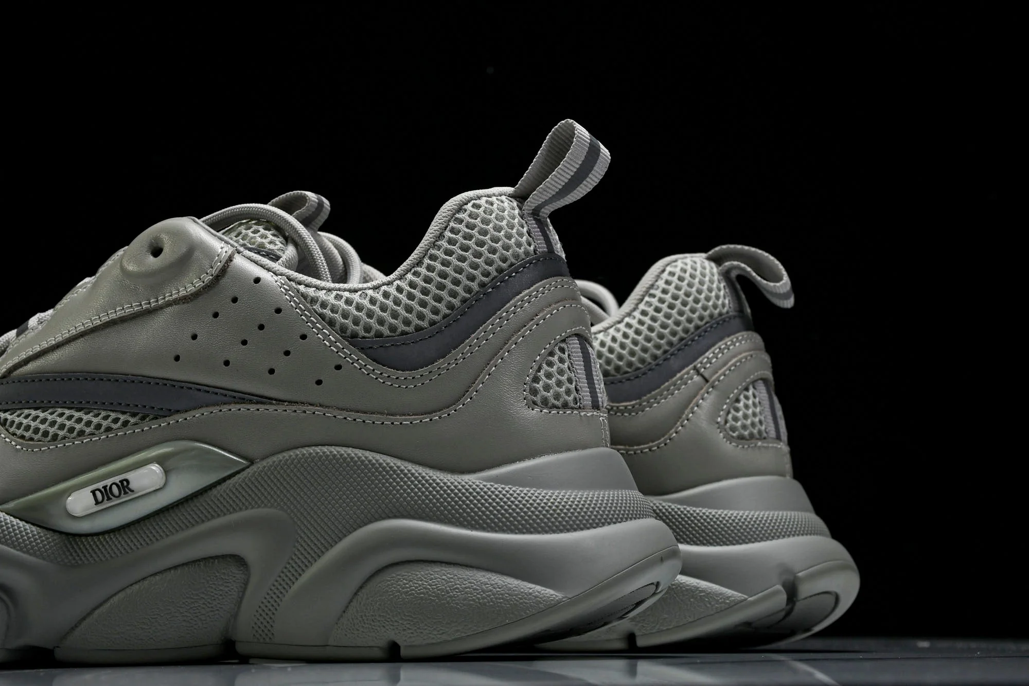 D1or B22 'Triple Grey'