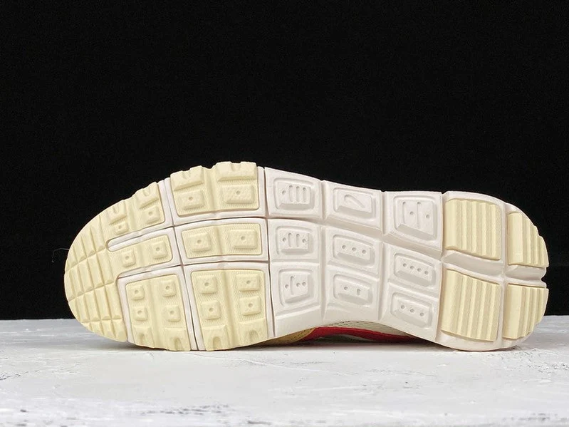 Tom Sachs x NkCrft 'Mars Yard' 2.0