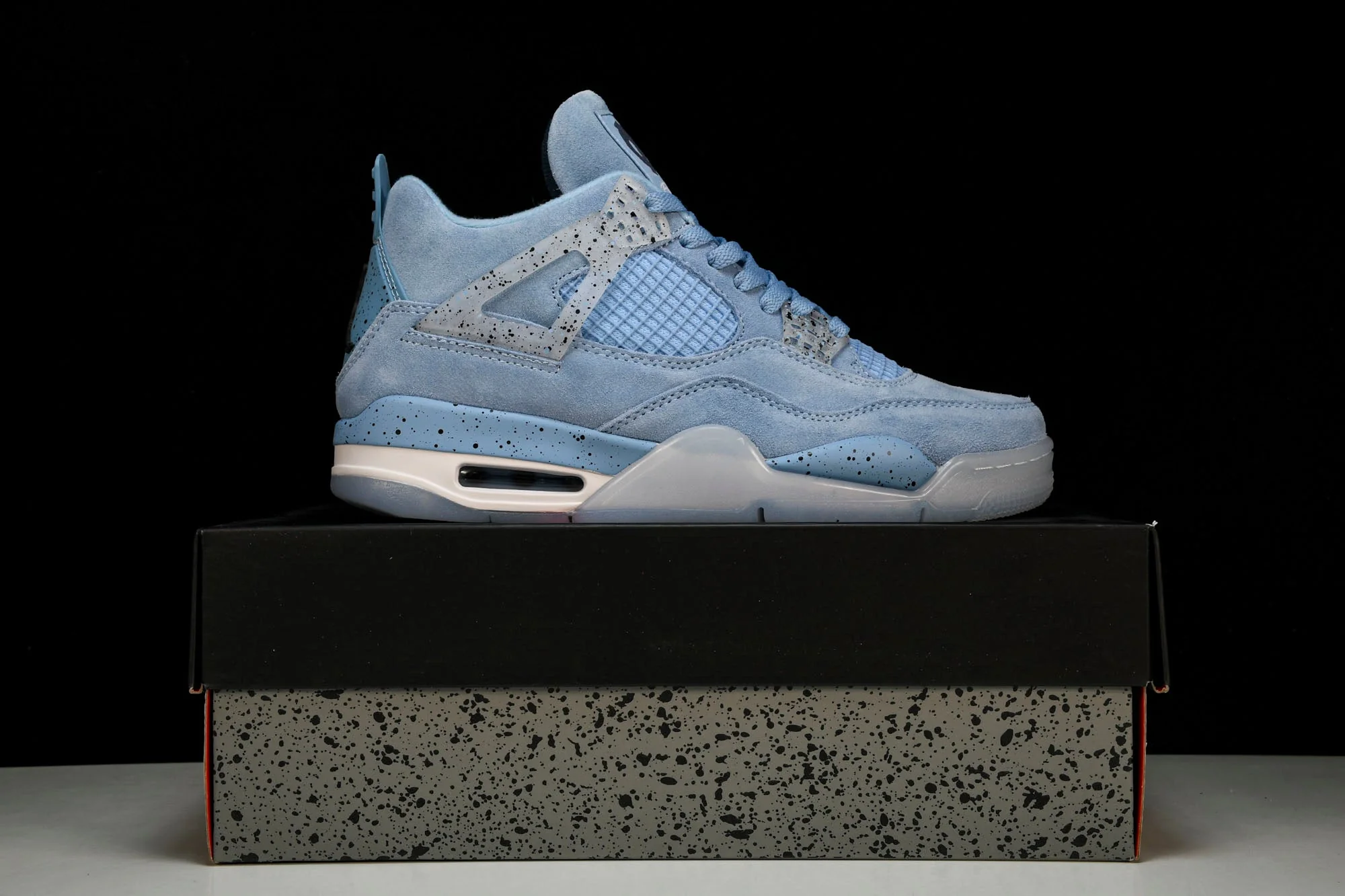 AJ4 Retro UNC PE