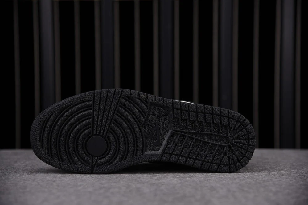 AJ1 Low SE 'Aurora Green'