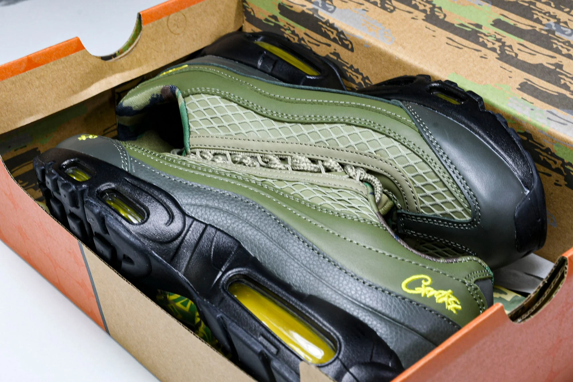 Corteiz x AM95 'Gutta Green'