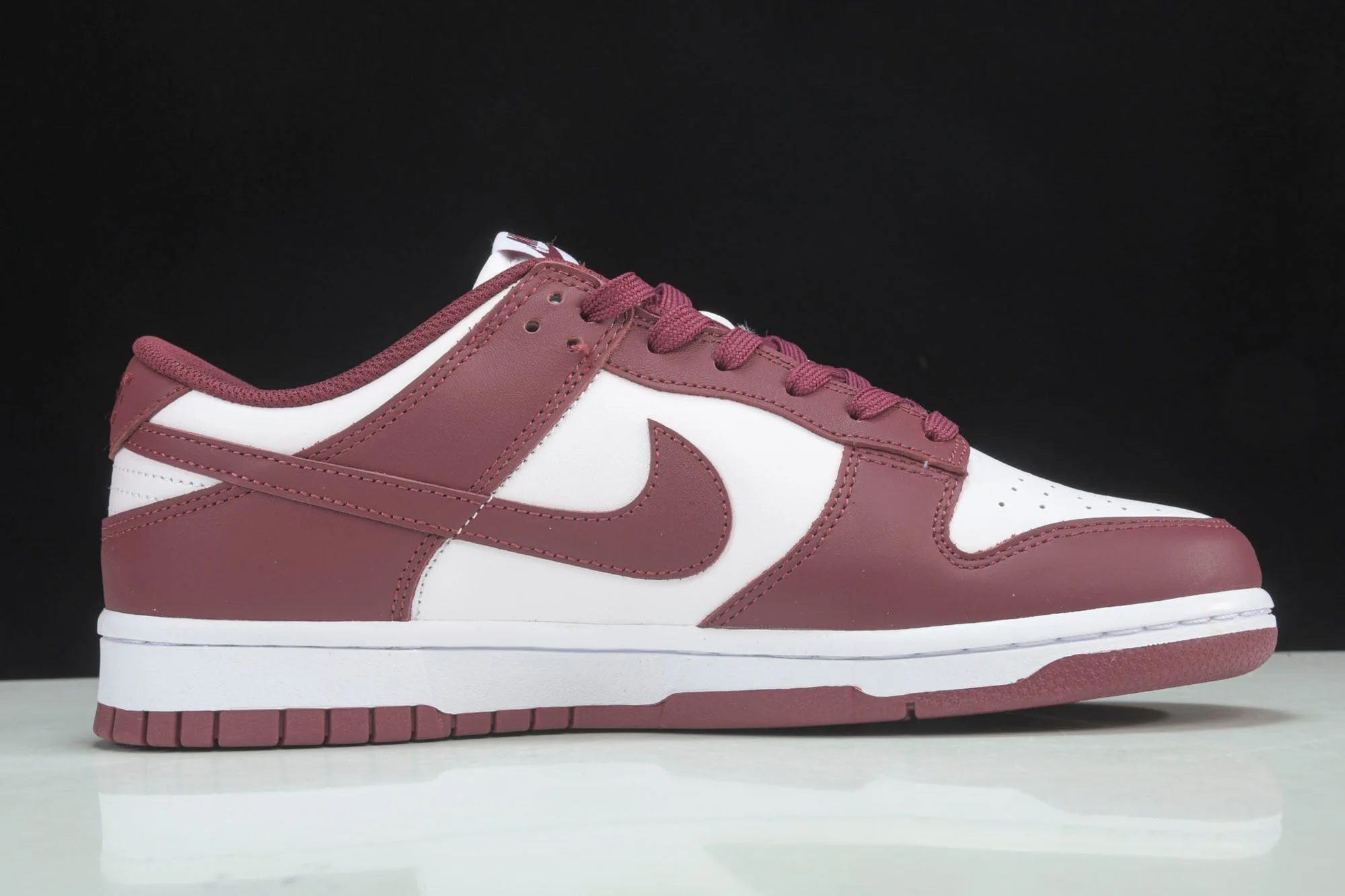 Dnk Low 'Dark Beetroot'