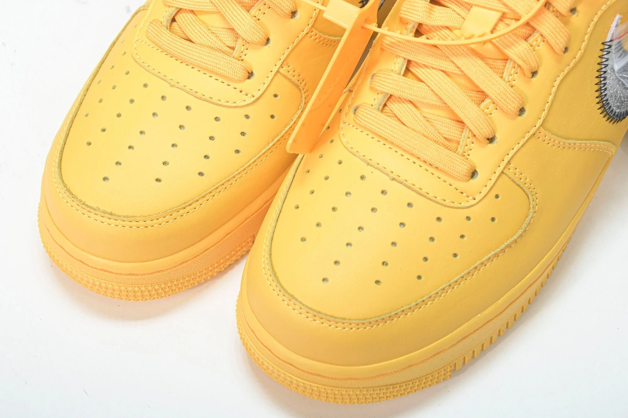 Off-White AF1 'University Gold'