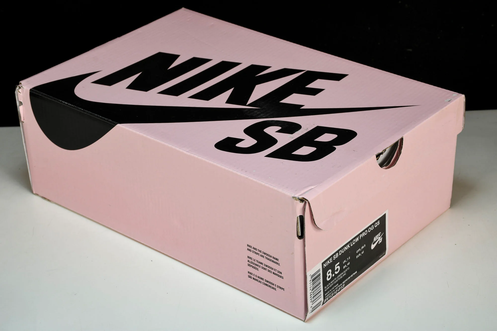 SB Dnk Low 'Staple Panda Pigeon'