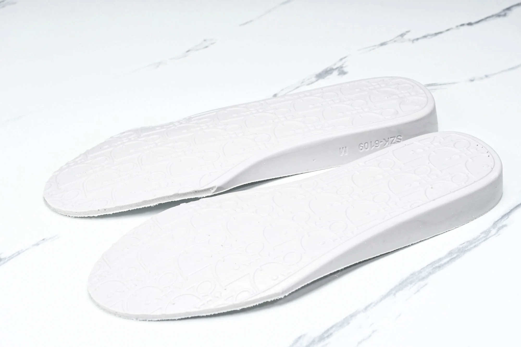 D1or B23 Low 'Oblique Black White'