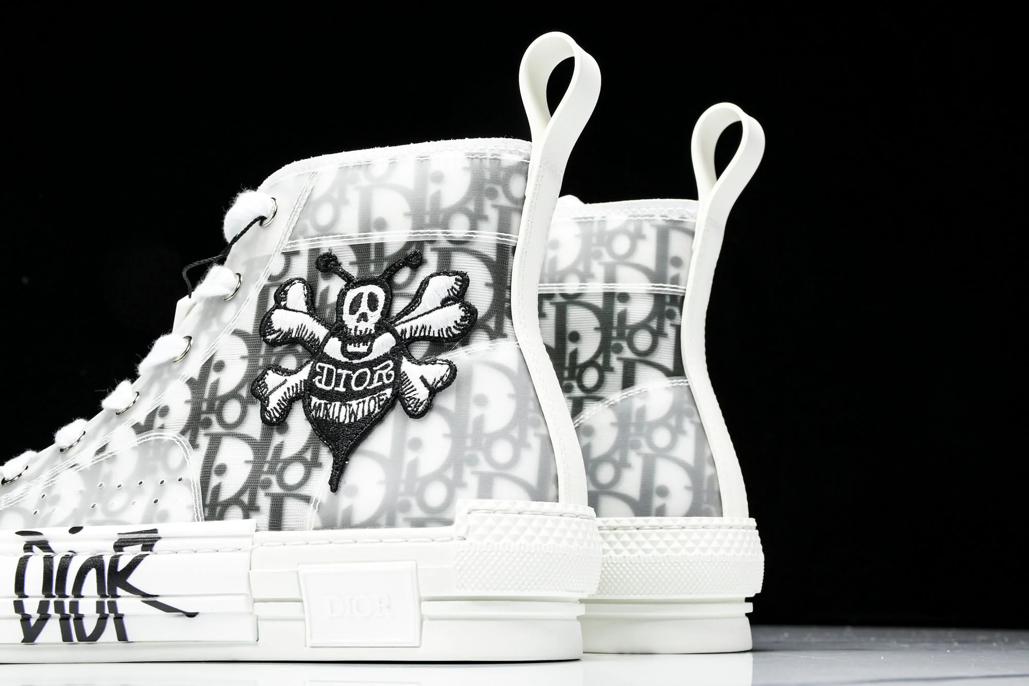 D1or B23 High x Shawn Stussy 'Bee Embroidery Patch'