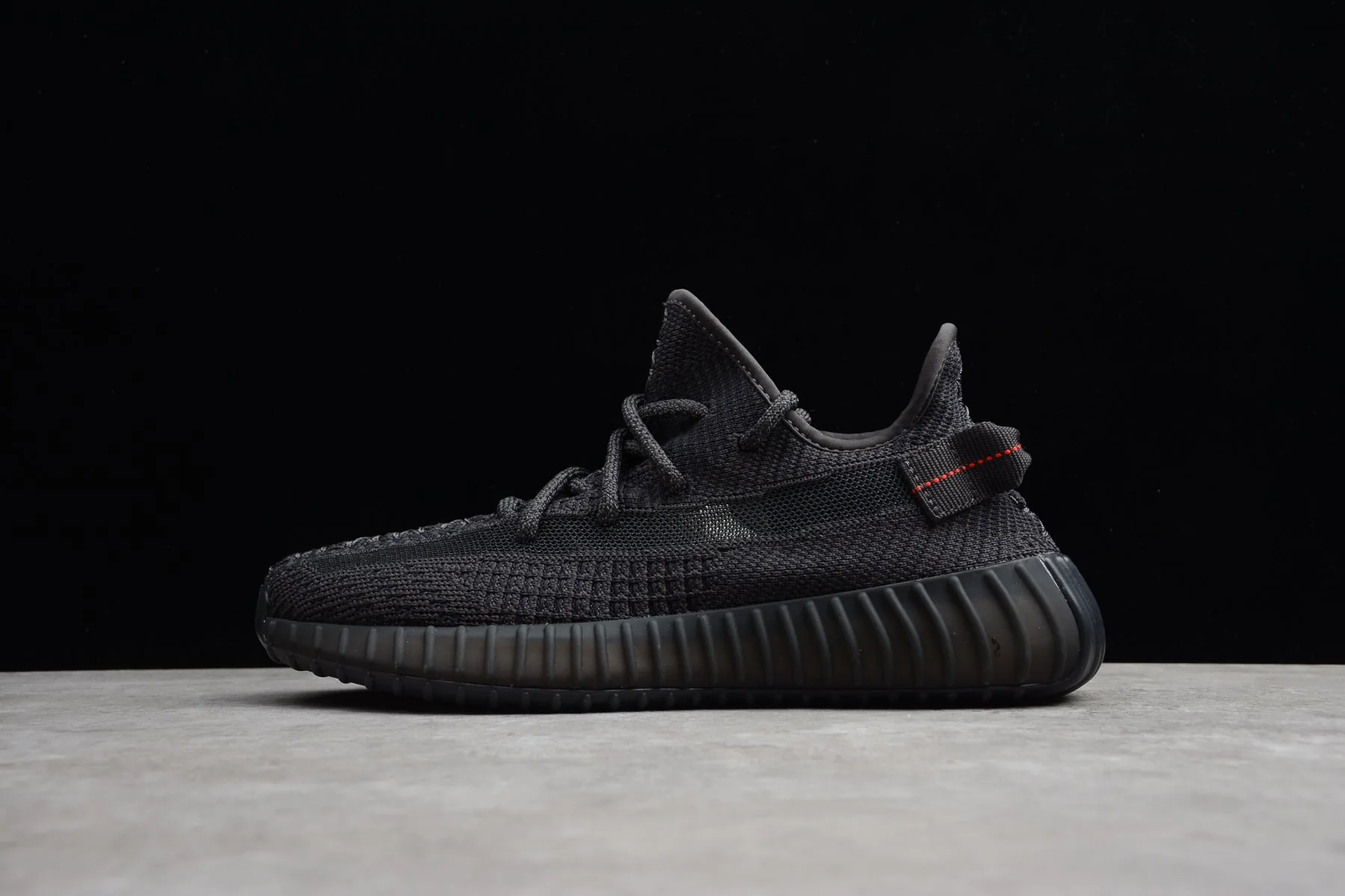 Yzy Boost 350 v2 Black Non-Reflective