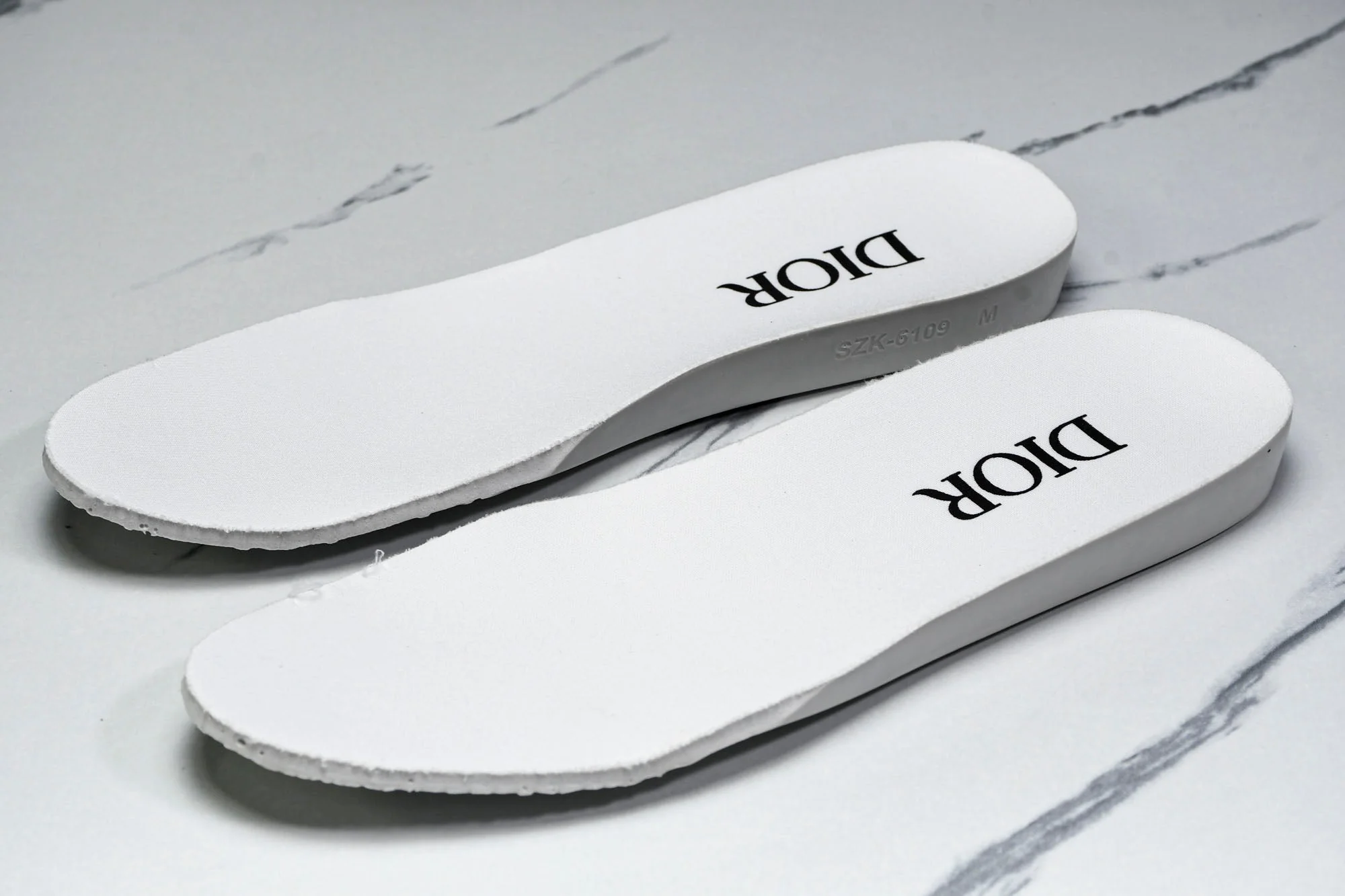 D1or B23 High 'Oblique Red Blue Pixel'