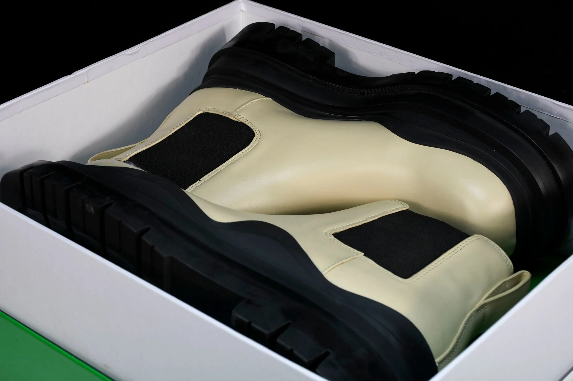 Вottega Veneta Tire Ankle Chelsea Boots 'Sea Salt Black'