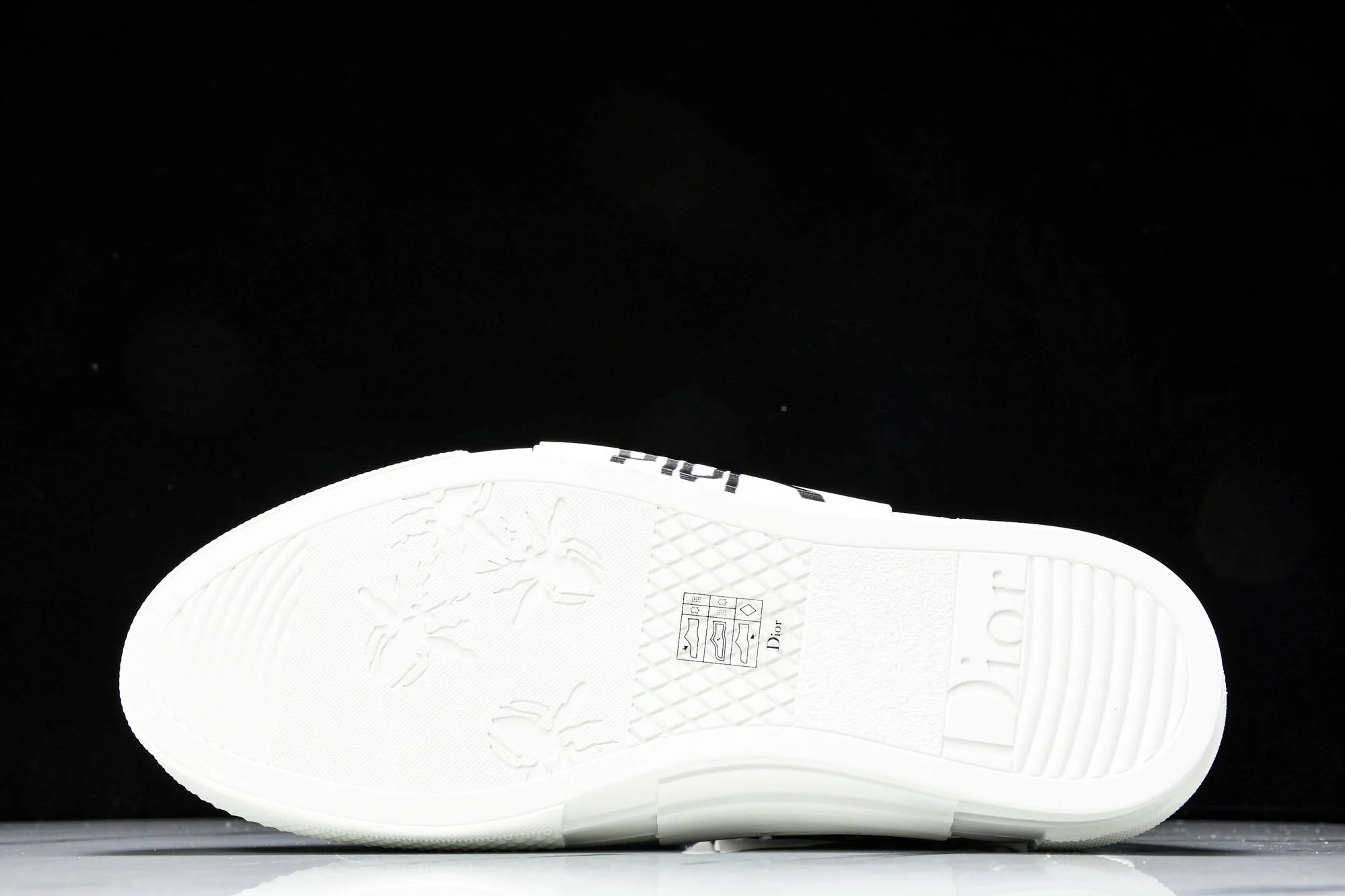 D1or B23 High x Shawn Stussy 'Bee Embroidery Patch'