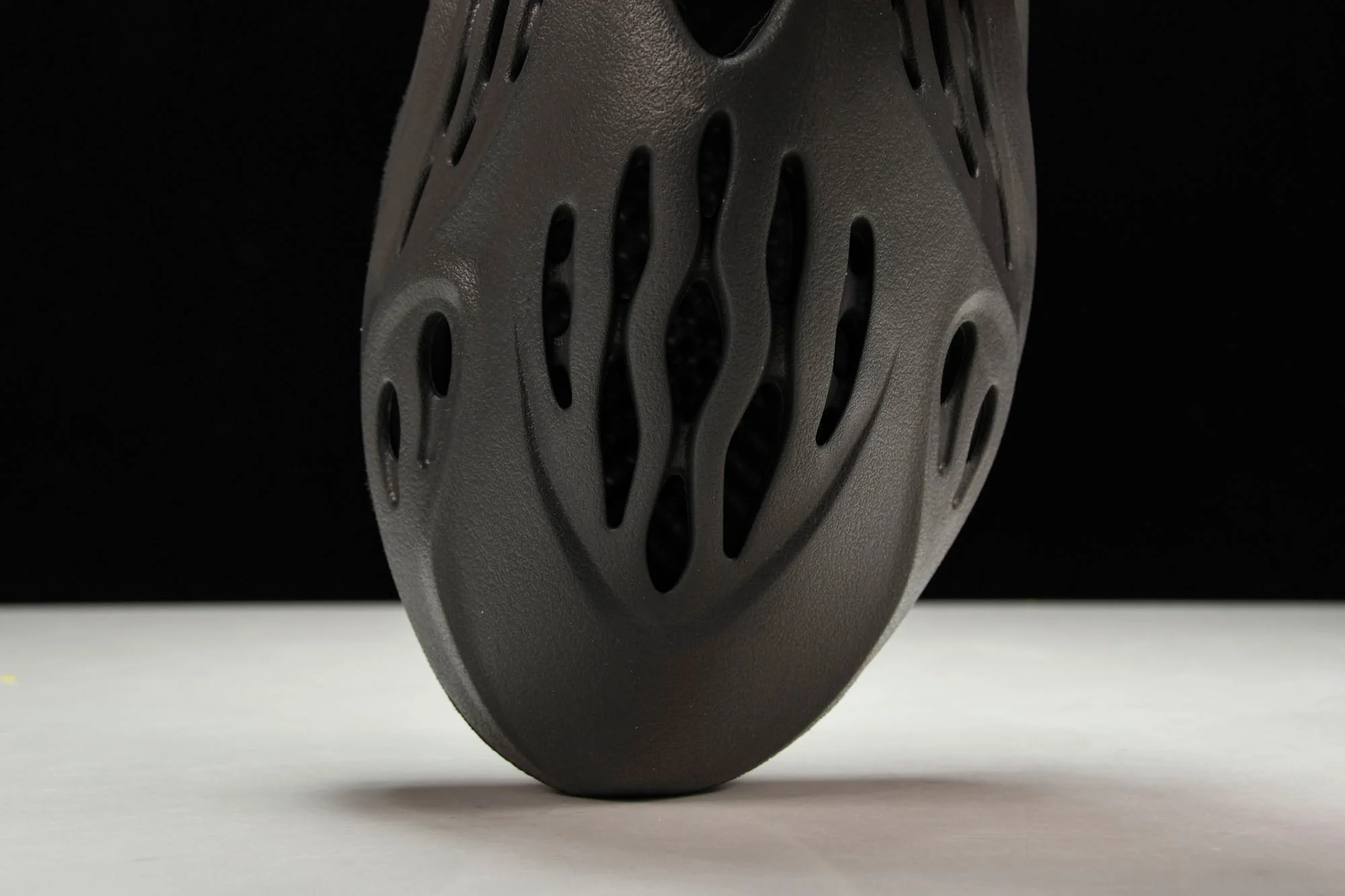 Yzy Foam RNNR 'Onyx'