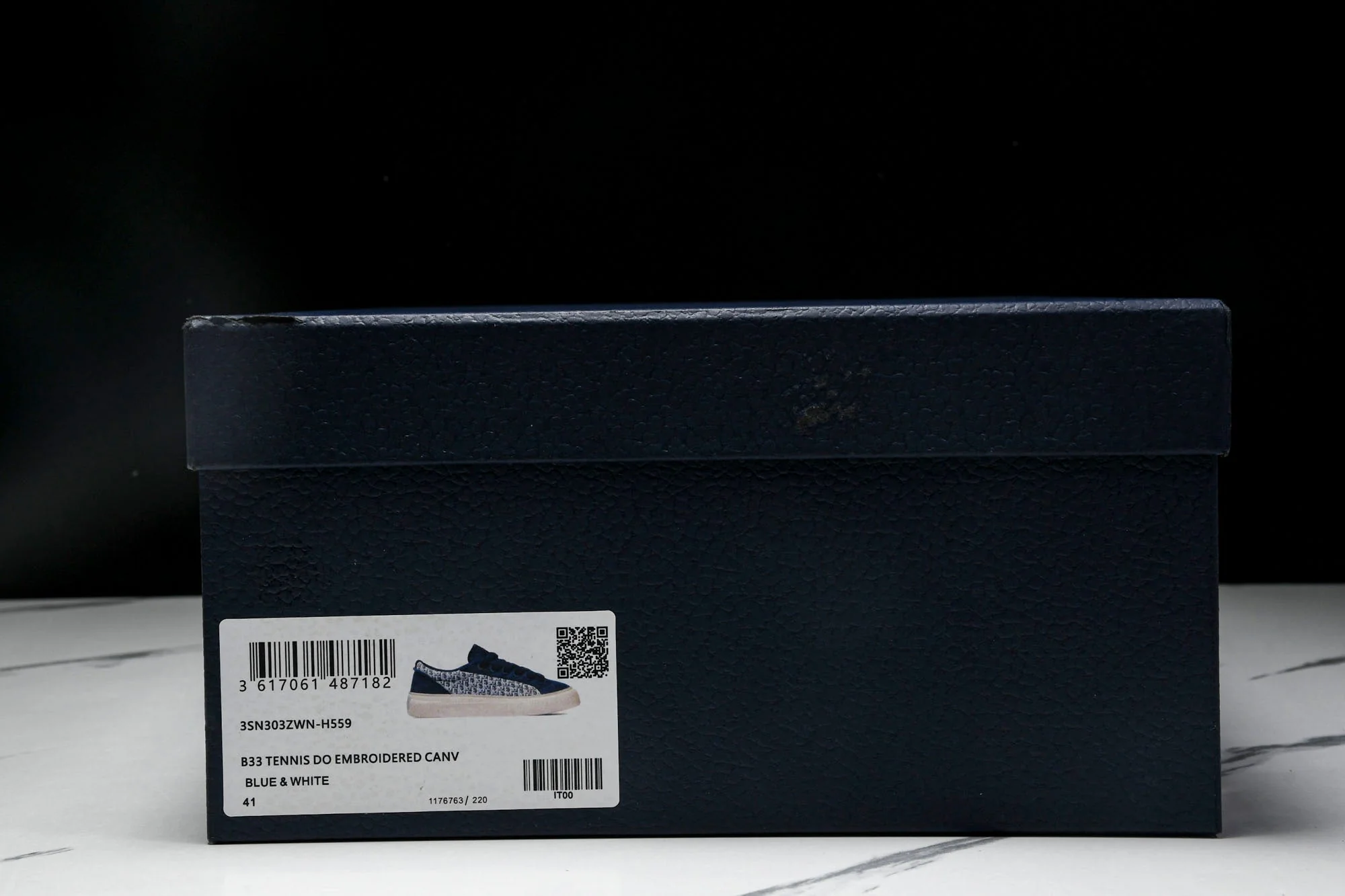 D1or B33 'Navy Blue Oblique'